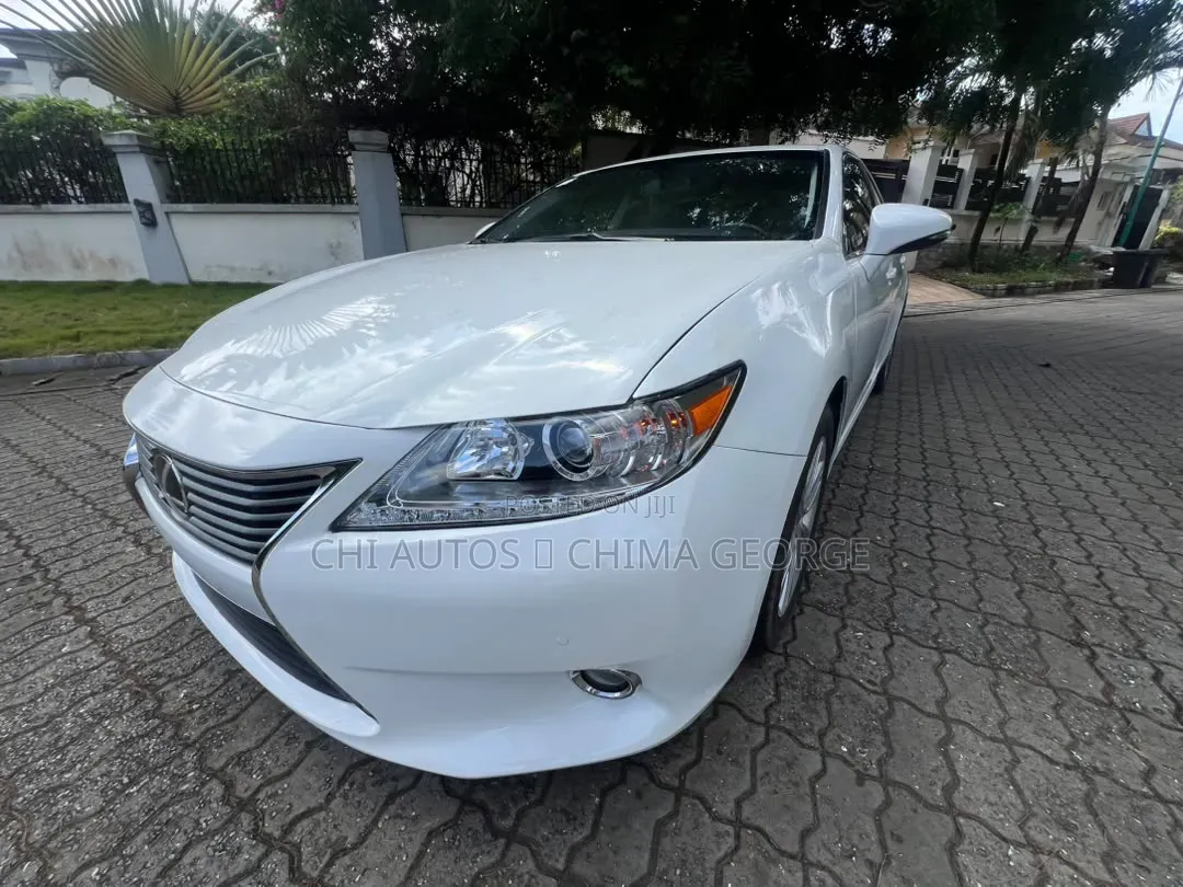 Lexus ES 350 FWD 2015 White