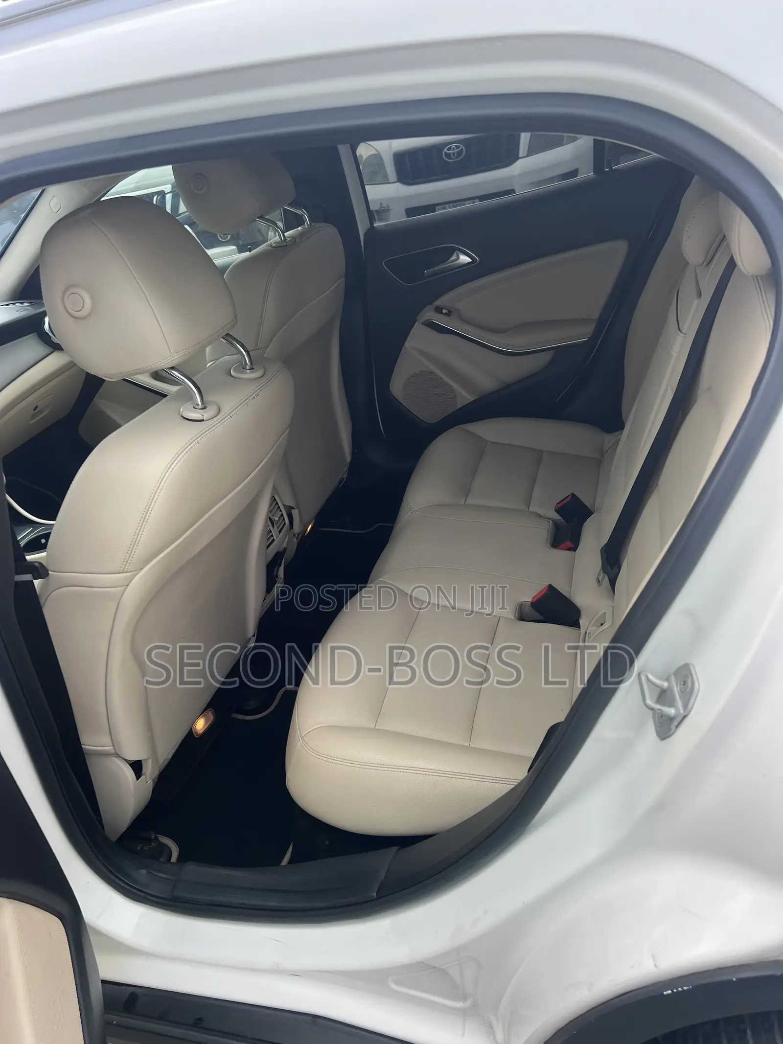 Mercedes-Benz GLA 250 2017 White