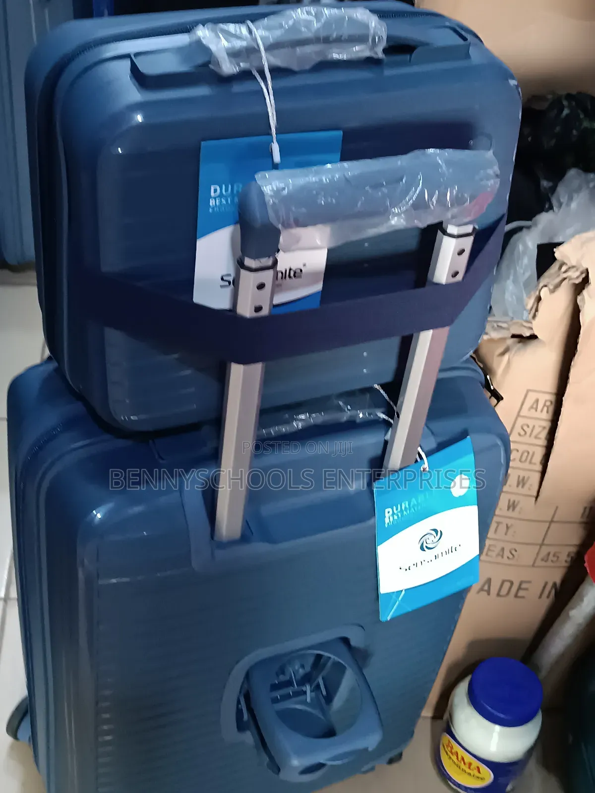 Small Sensamite Rubber Luggage Box and Kit Laptop Space Bottle Holder