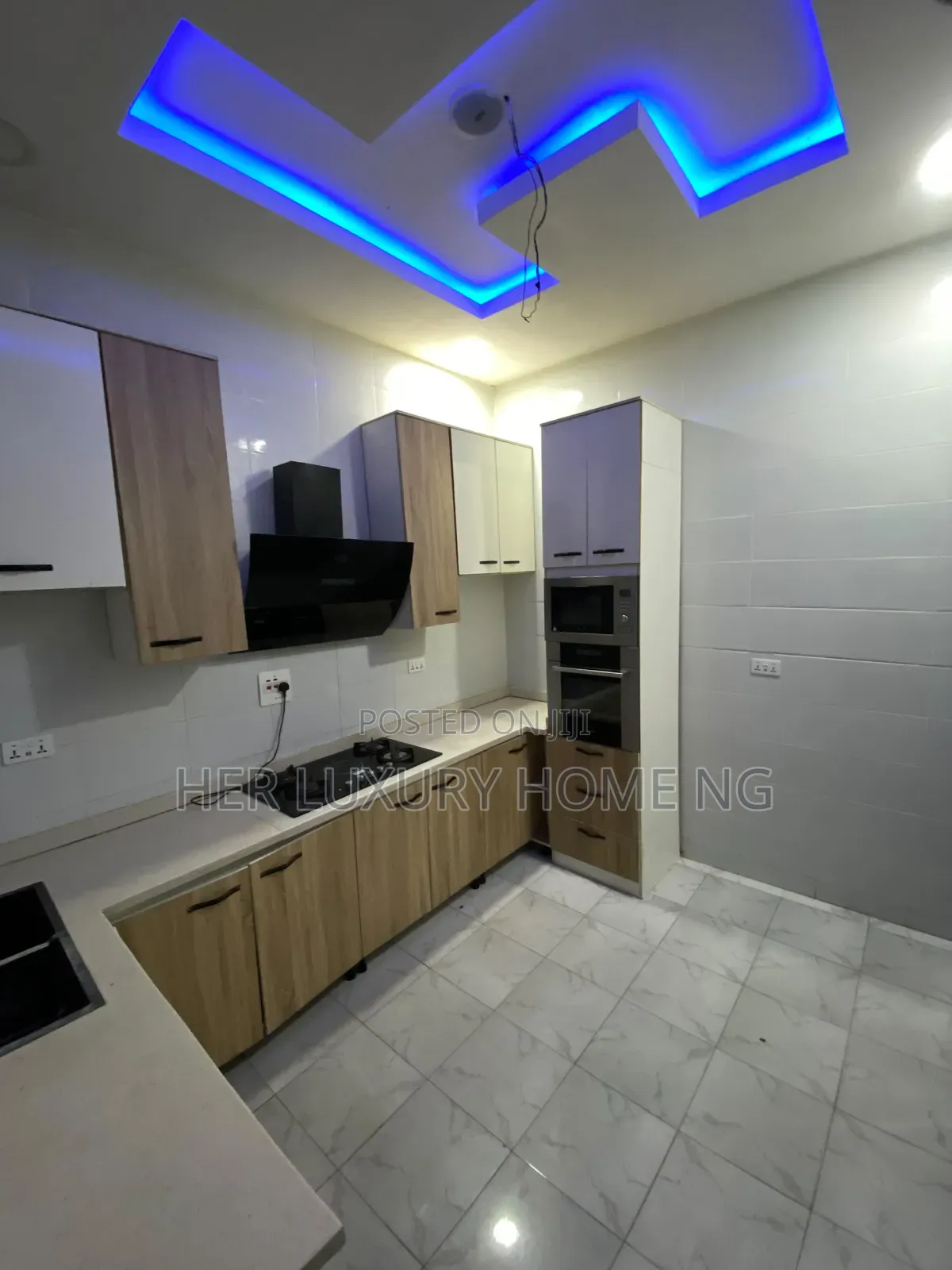 Mini Flat in Ikota Villa for rent