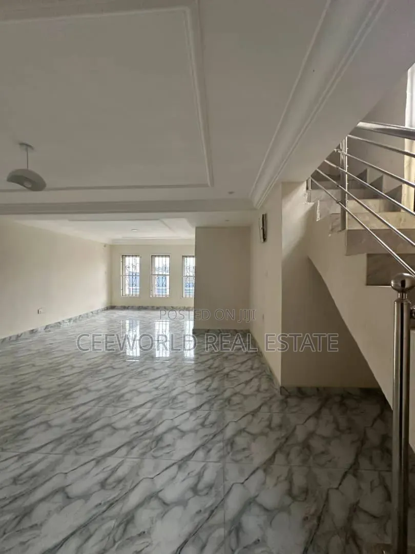 3bdrm Duplex in Okebadan Estate, Akobo for rent