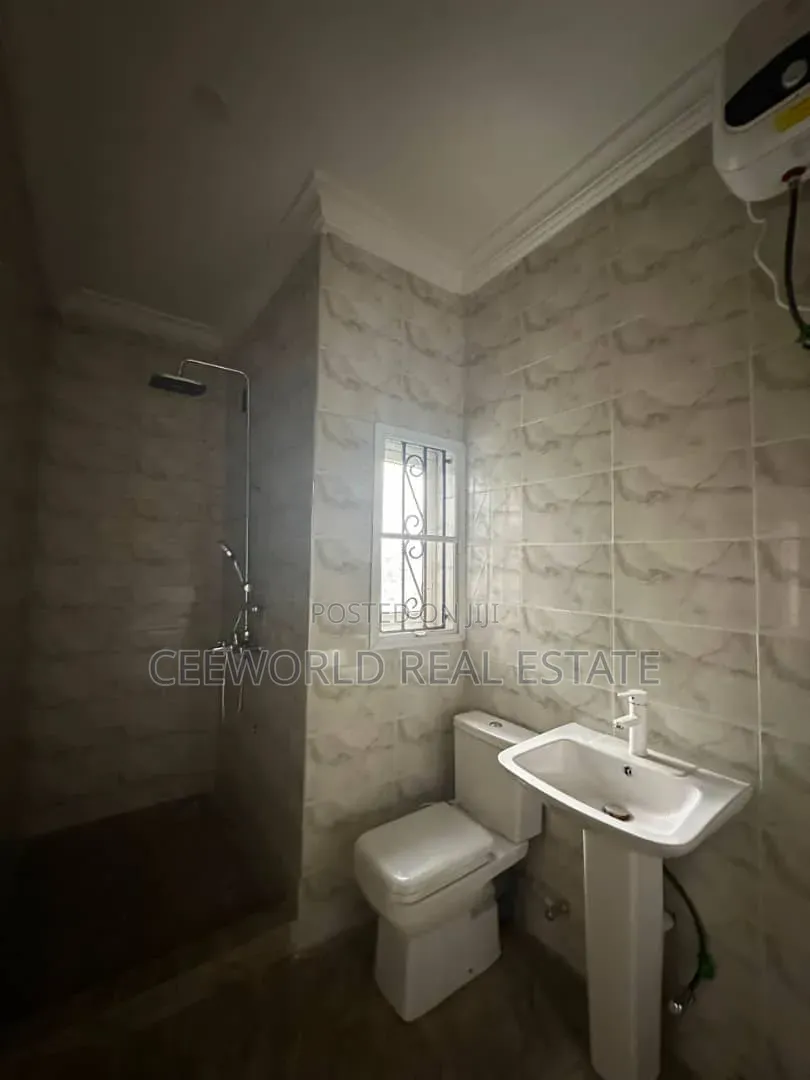 3bdrm Duplex in Okebadan Estate, Akobo for rent
