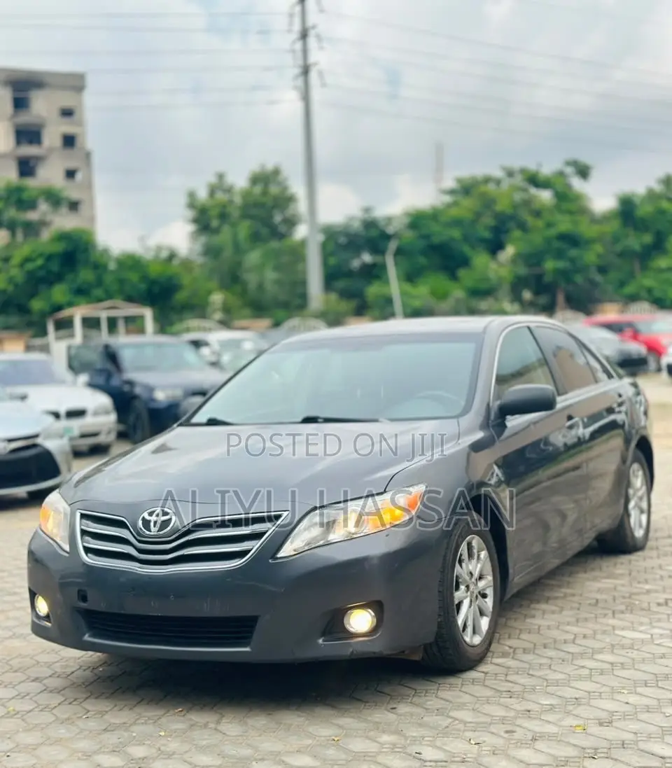 Toyota Camry 2010 Gray