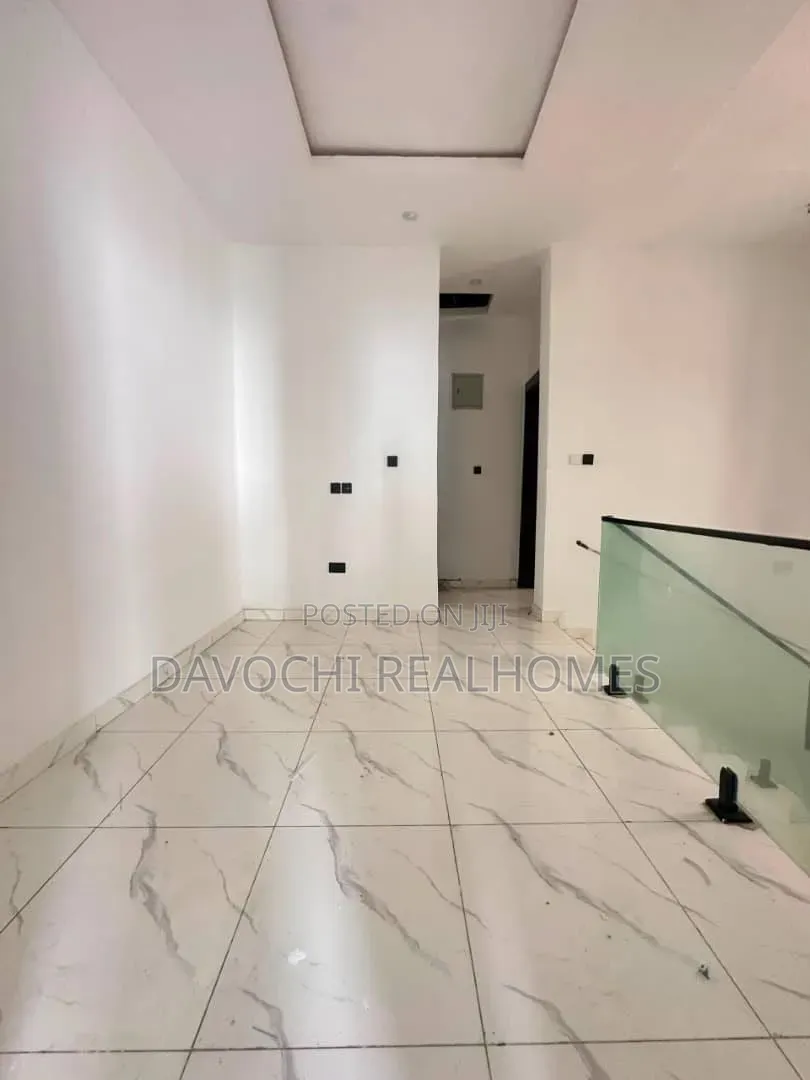 4bdrm Duplex in Ikota for sale