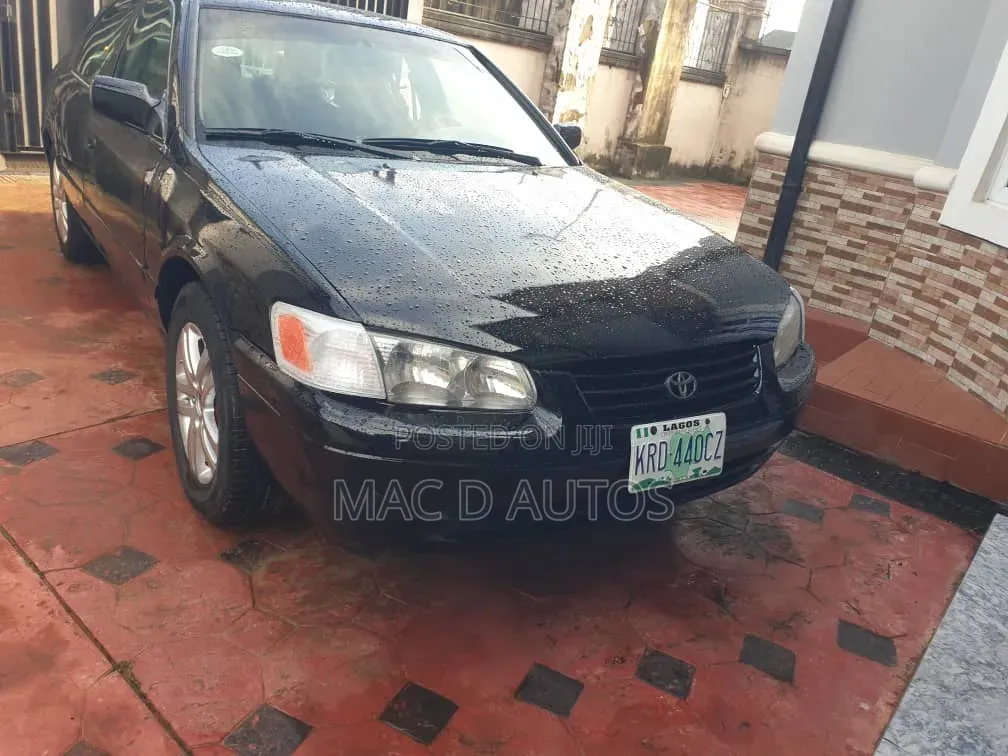 Toyota Camry LE 4dr Sedan (2.2L 4cyl 4A) 2001 Black