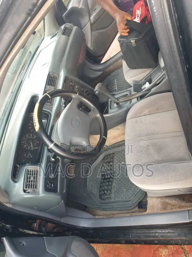 Toyota Camry LE 4dr Sedan (2.2L 4cyl 4A) 2001 Black