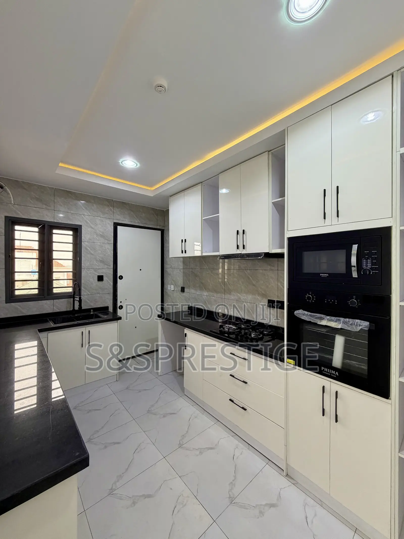 4bdrm Apartment in Banana Island for rent