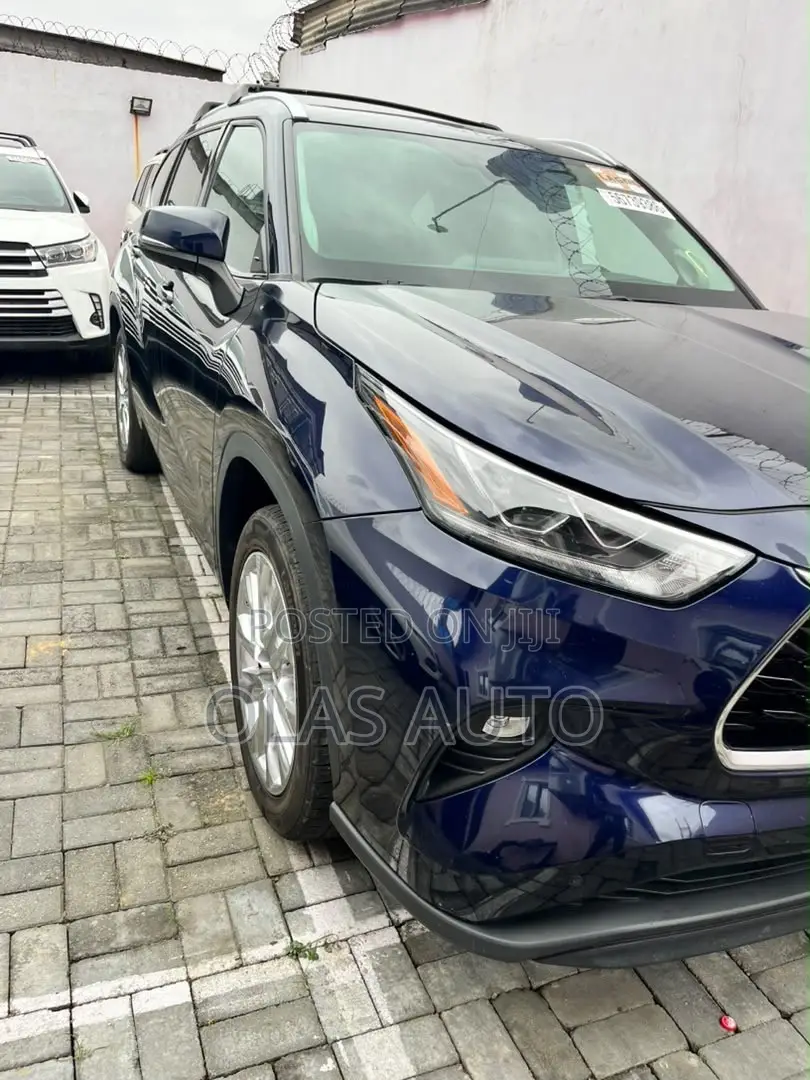 Toyota Highlander 2021 Blue