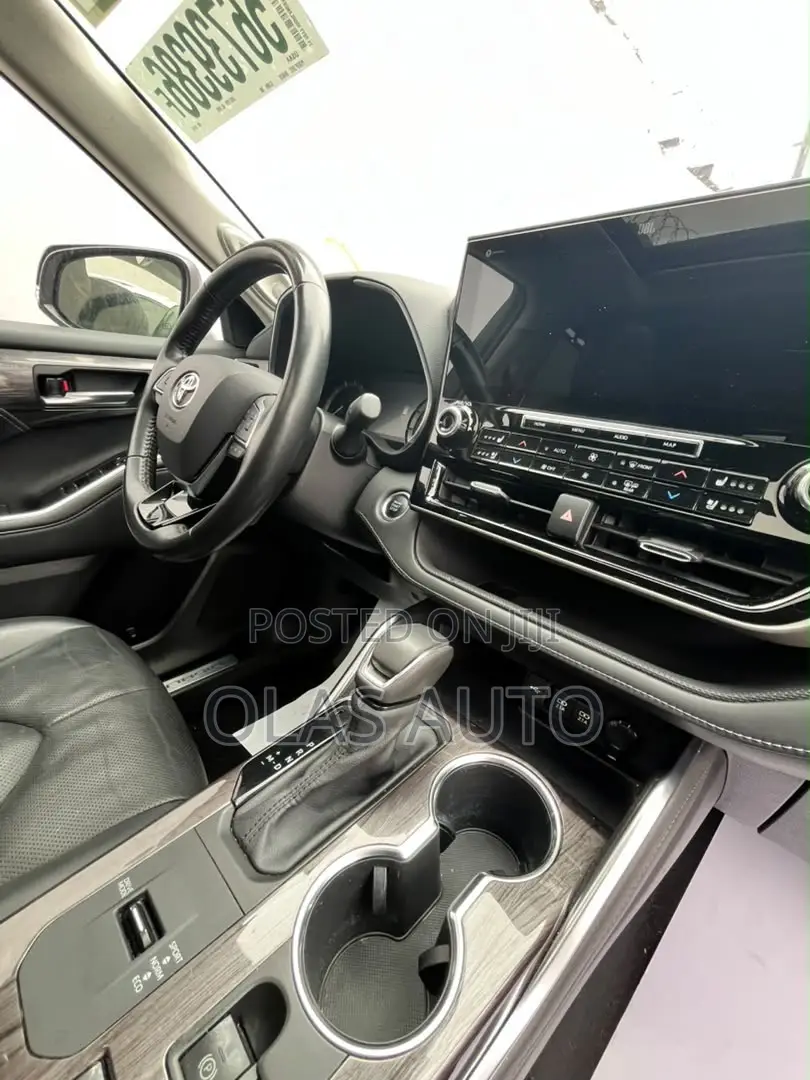 Toyota Highlander 2021 Blue