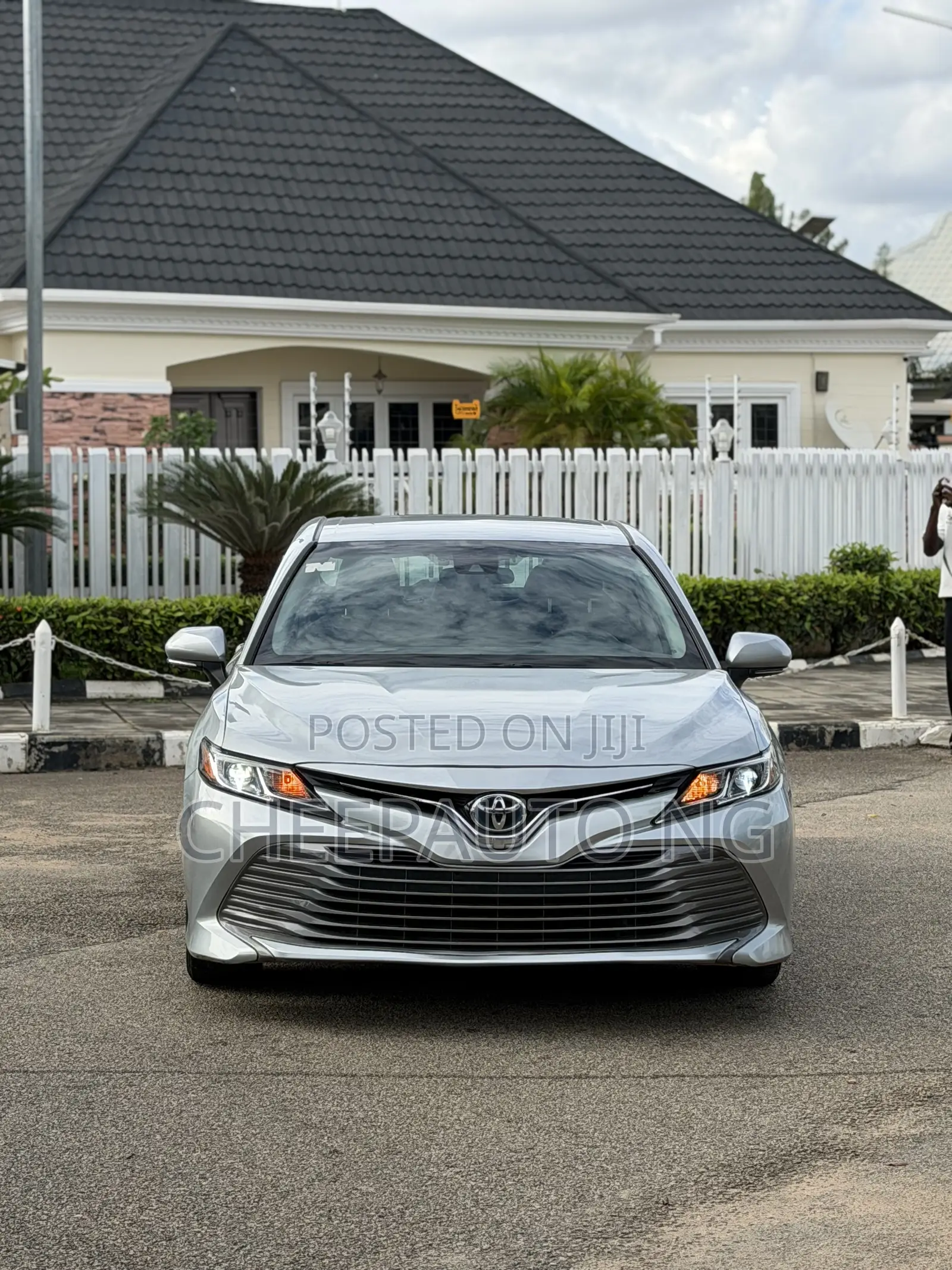 Toyota Camry LE FWD (2.5L 4cyl 8AM) 2018 Silver