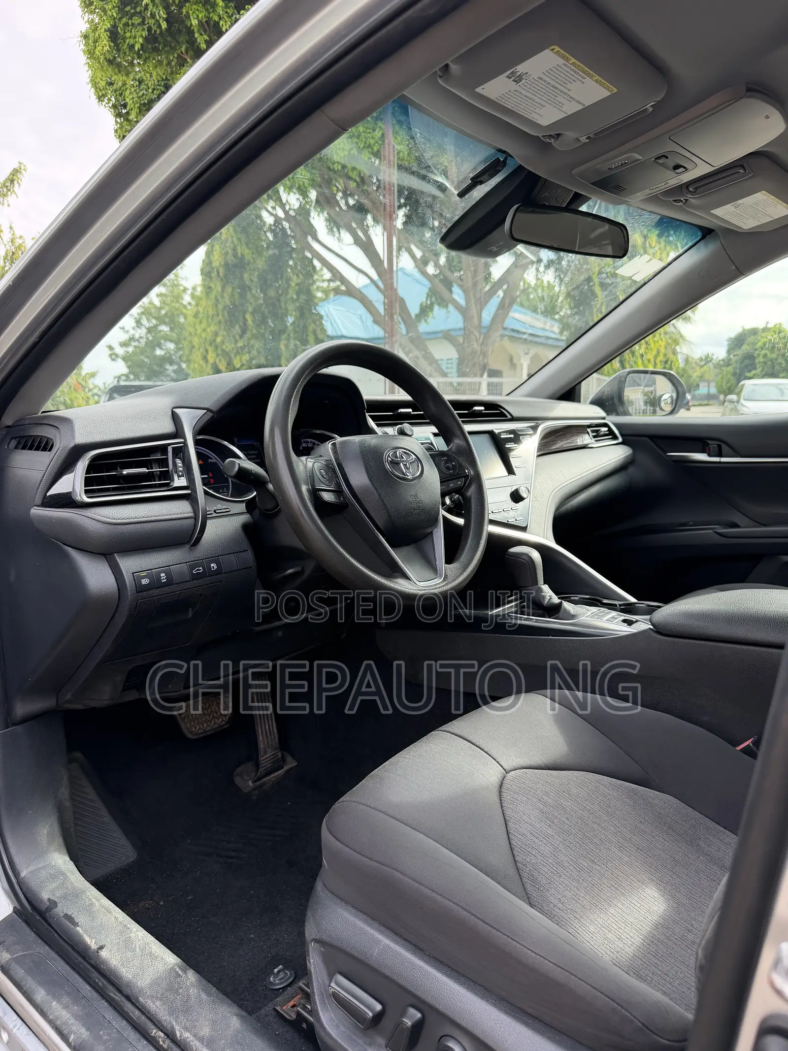 Toyota Camry LE FWD (2.5L 4cyl 8AM) 2018 Silver