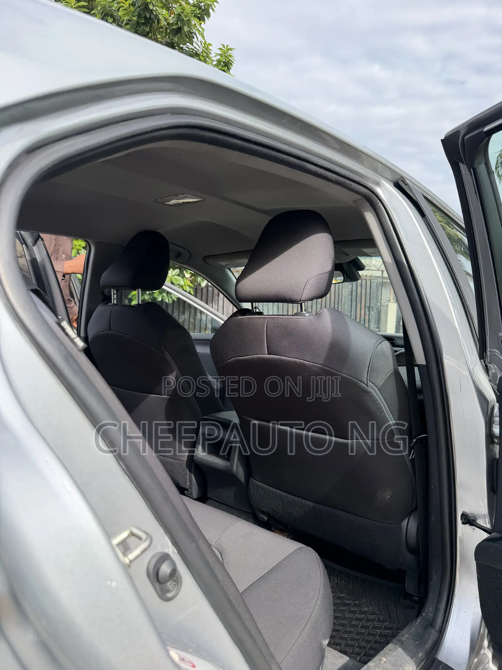Toyota Camry LE FWD (2.5L 4cyl 8AM) 2018 Silver