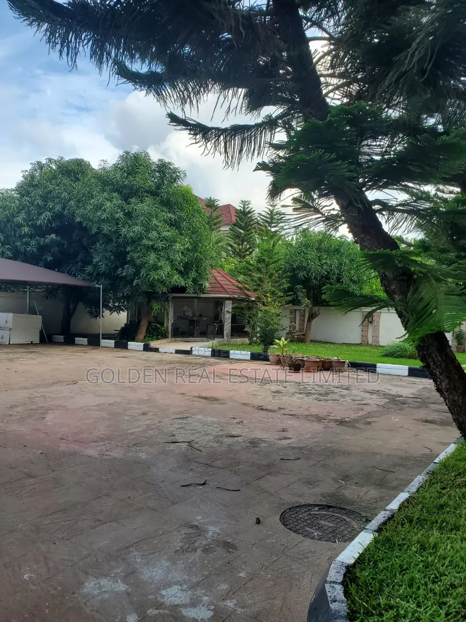 8bdrm Duplex in Katampe Extension for rent