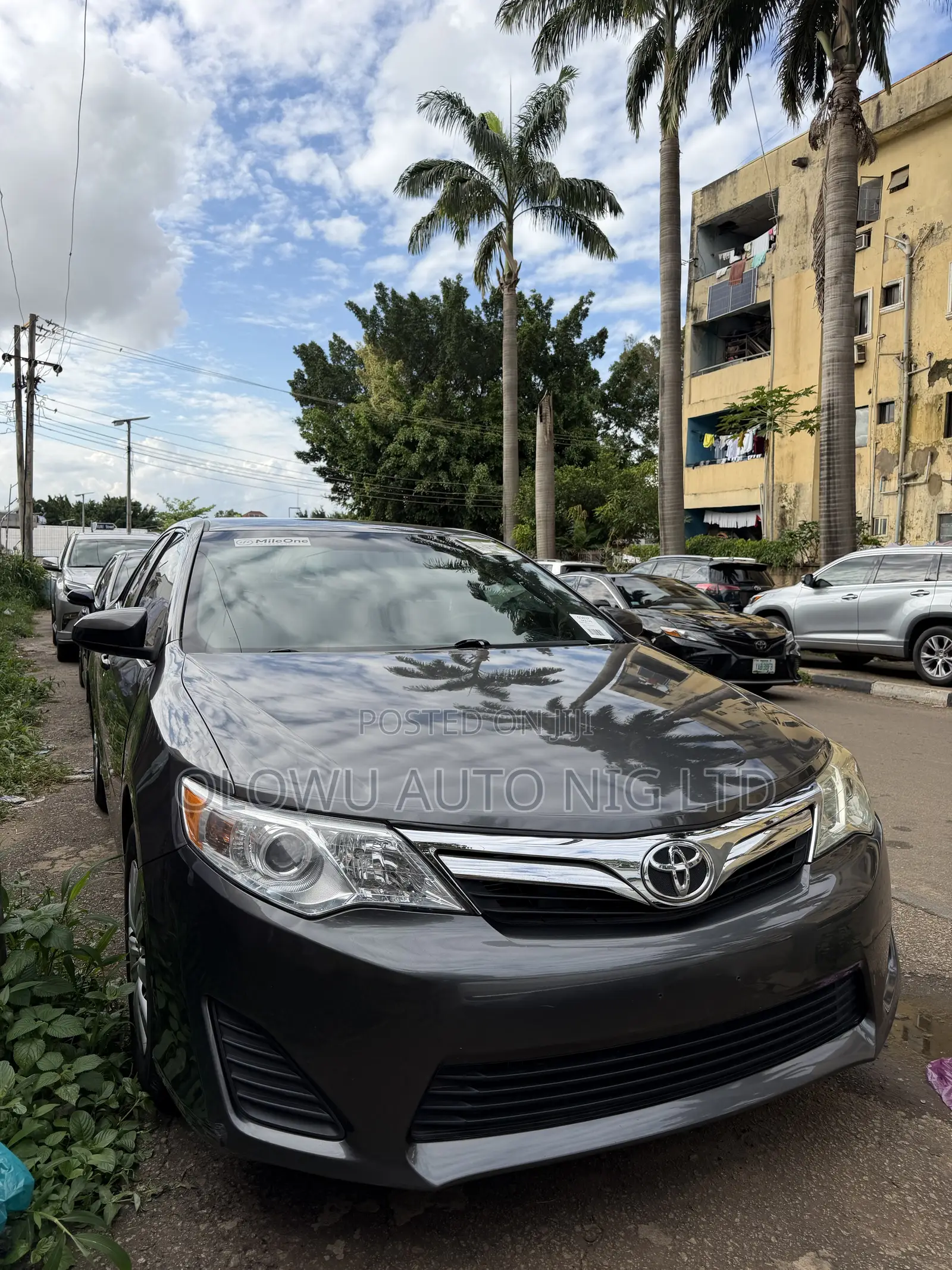 Toyota Camry LE 4dr Sedan (2.5L 4cyl 6A) 2013 Gray