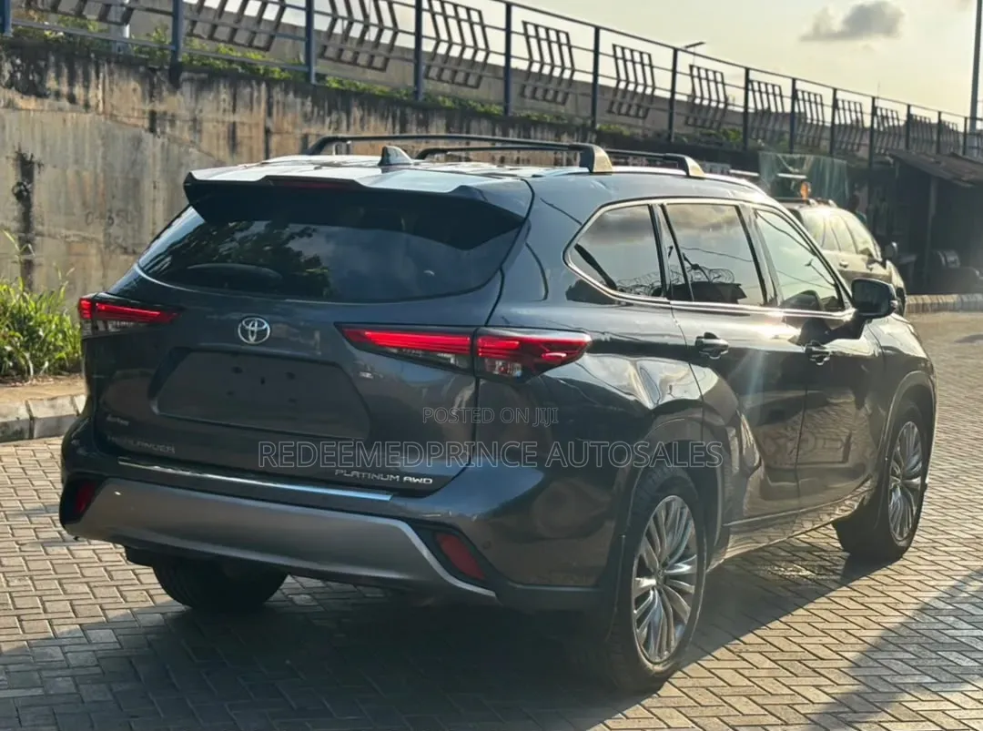 Toyota Highlander Platinum 2022 Gray