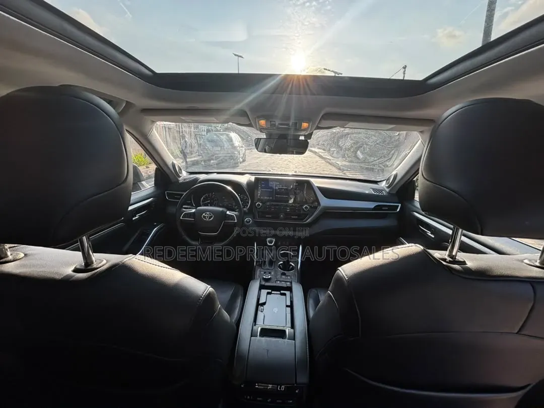 Toyota Highlander Platinum 2022 Gray