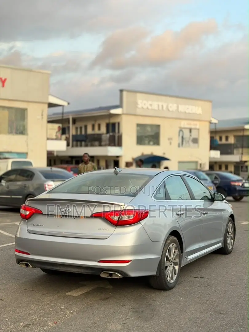 Hyundai Sonata Sport 4dr Sedan (2.4L 4cyl 6A) 2015 Silver