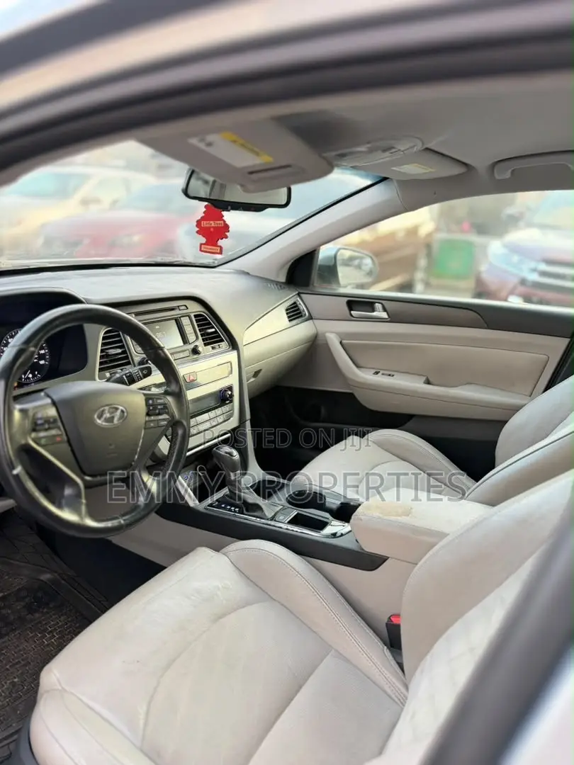 Hyundai Sonata Sport 4dr Sedan (2.4L 4cyl 6A) 2015 Silver
