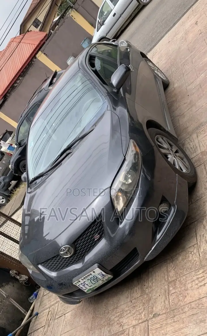 Toyota Corolla 2009 Gray