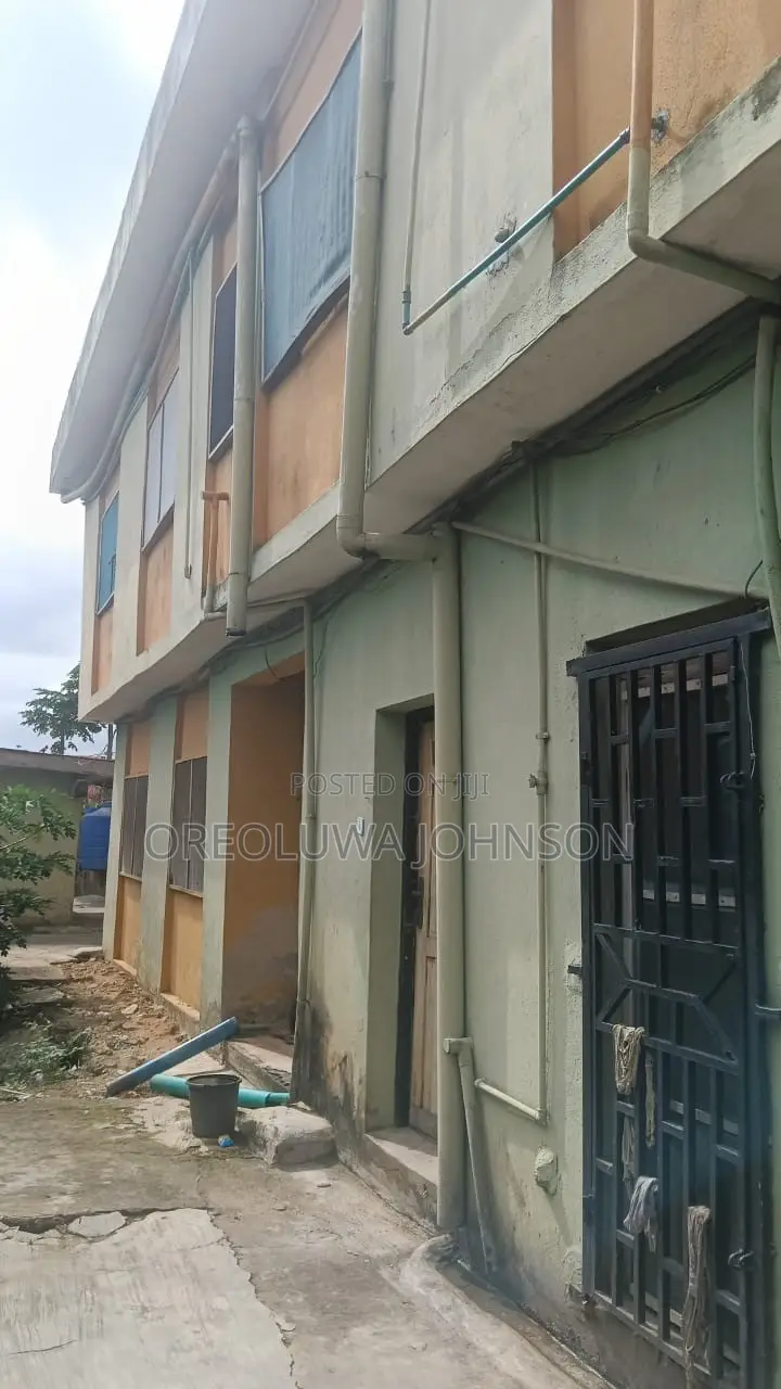 3bdrm Block of Flats in Unity Estate, Egbeda / Egbeda for sale