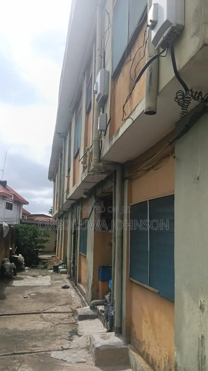 3bdrm Block of Flats in Unity Estate, Egbeda / Egbeda for sale