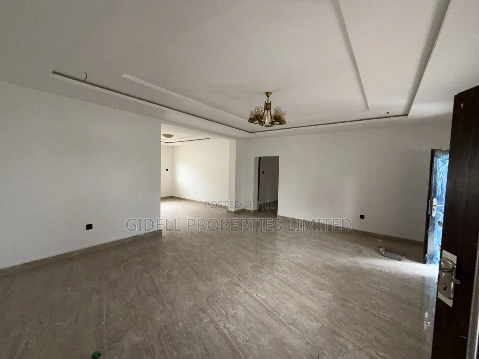 3bdrm Apartment in Wuse 2 for rent