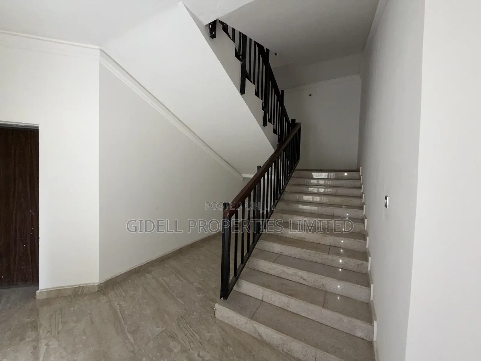 3bdrm Apartment in Wuse 2 for rent