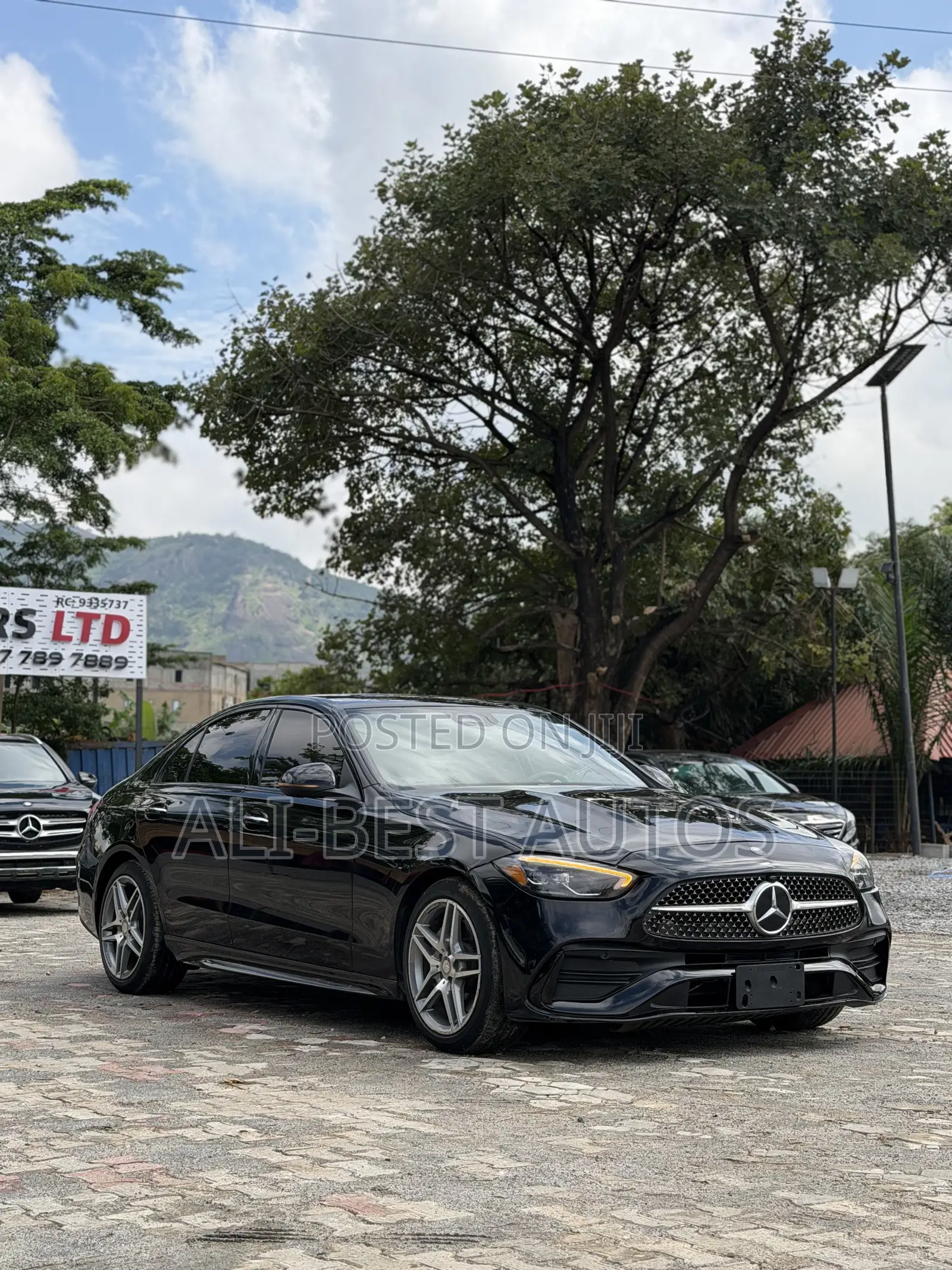 Mercedes-Benz C300 2024 Black