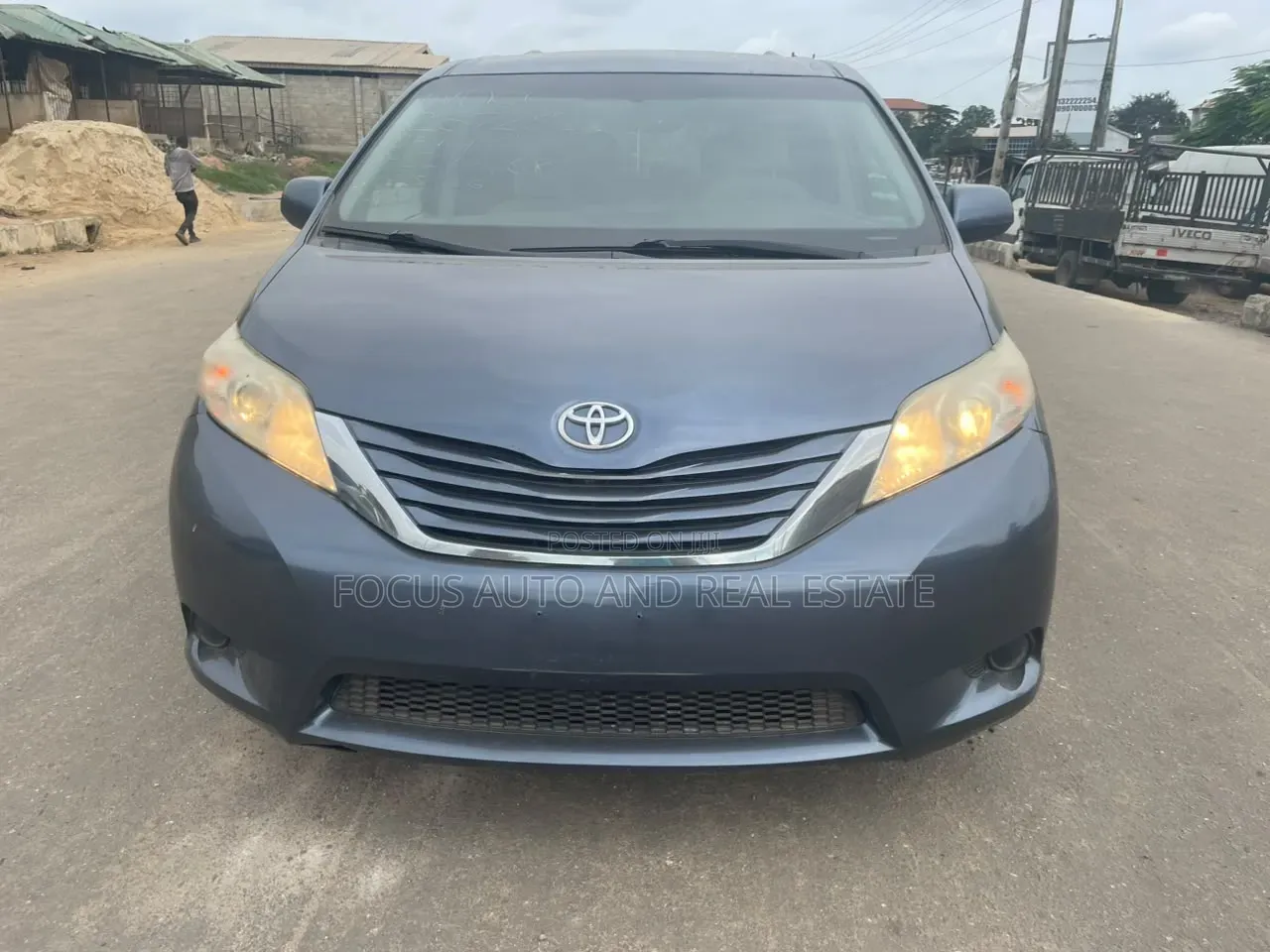 Toyota Sienna LE 7-Passenger Mobility 4dr Minivan (3.5L 6cyl 6A) 2015