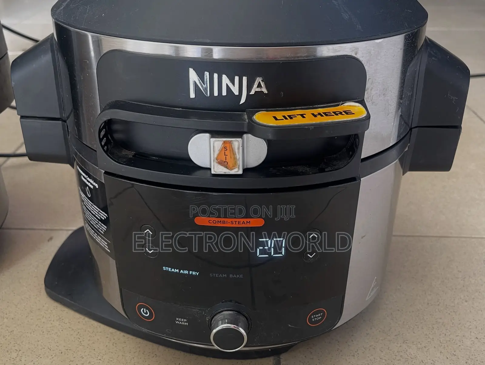 14IN1 Ninja Foodi SmartLid Multi-Cooker With a Sliding Lid