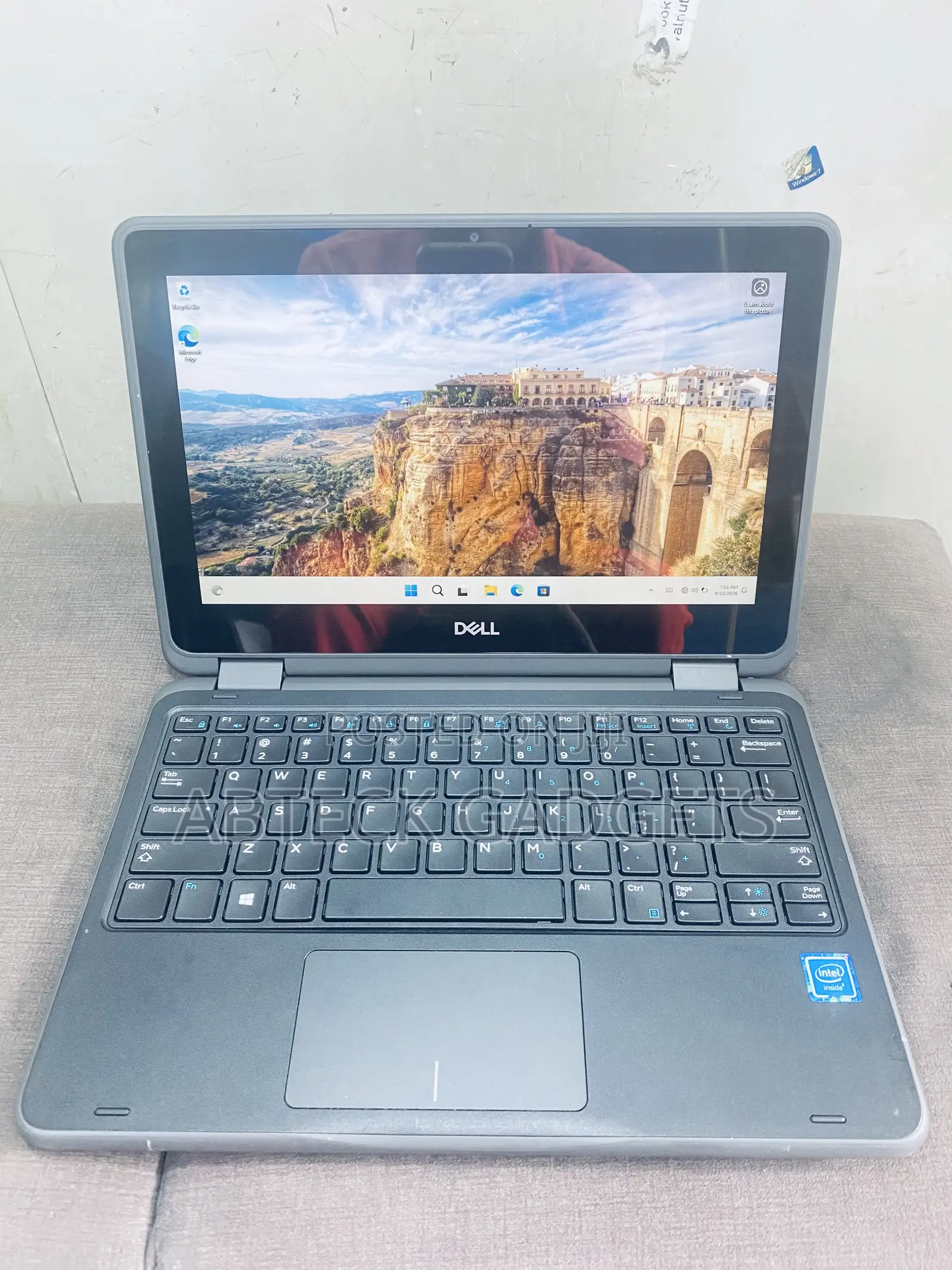 Laptop Dell Latitude 3190 2-in-1 4GB Intel Pentium SSD 128GB