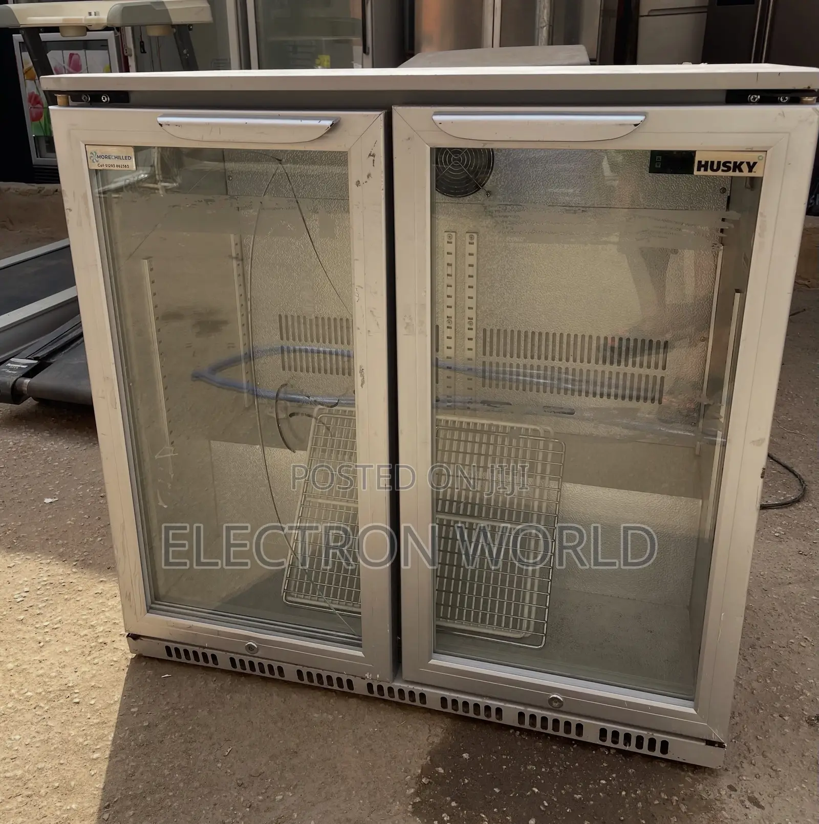 MADE IN UK Husky Double-Glass-Door Bar Fridge