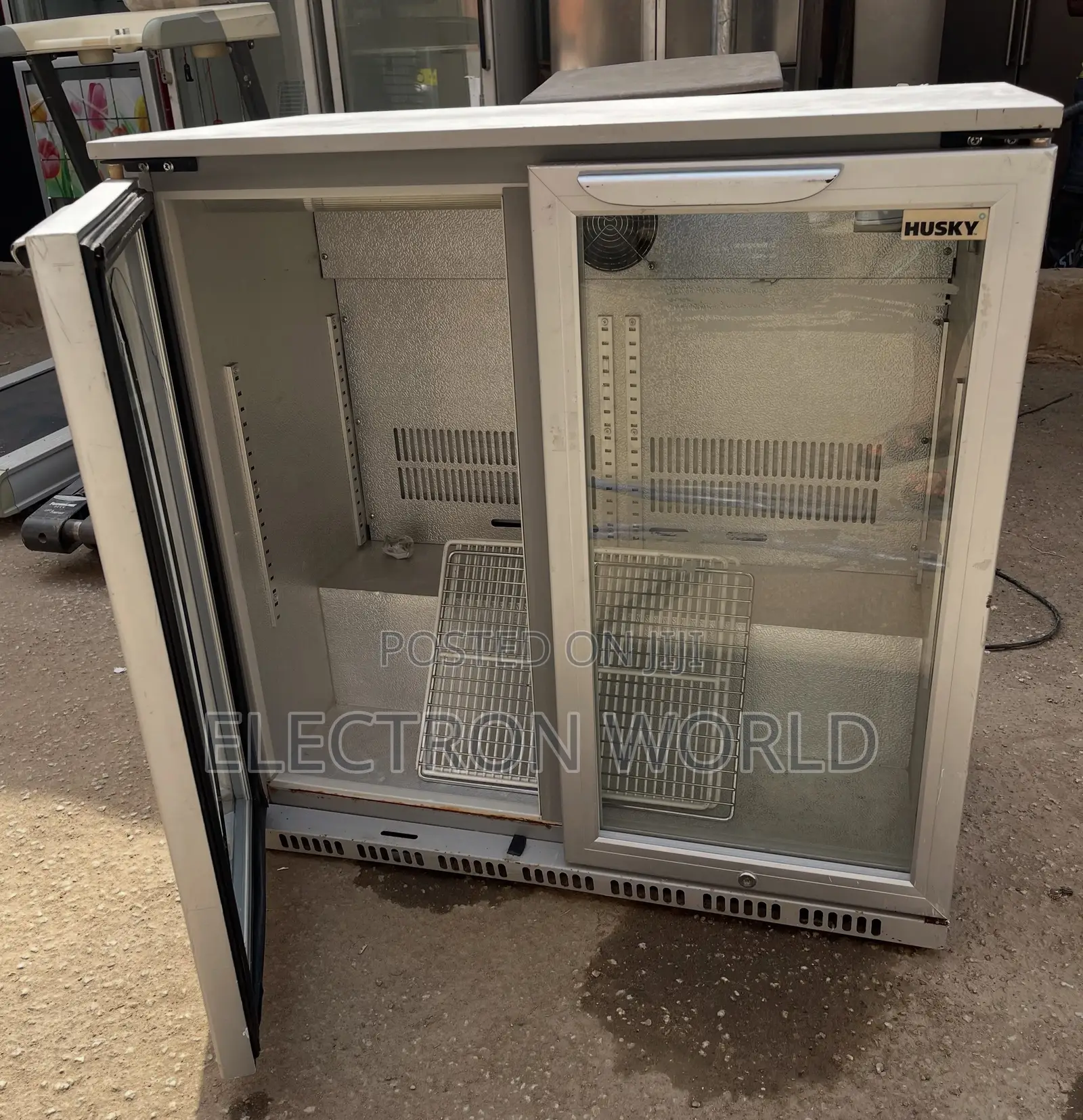 MADE IN UK Husky Double-Glass-Door Bar Fridge