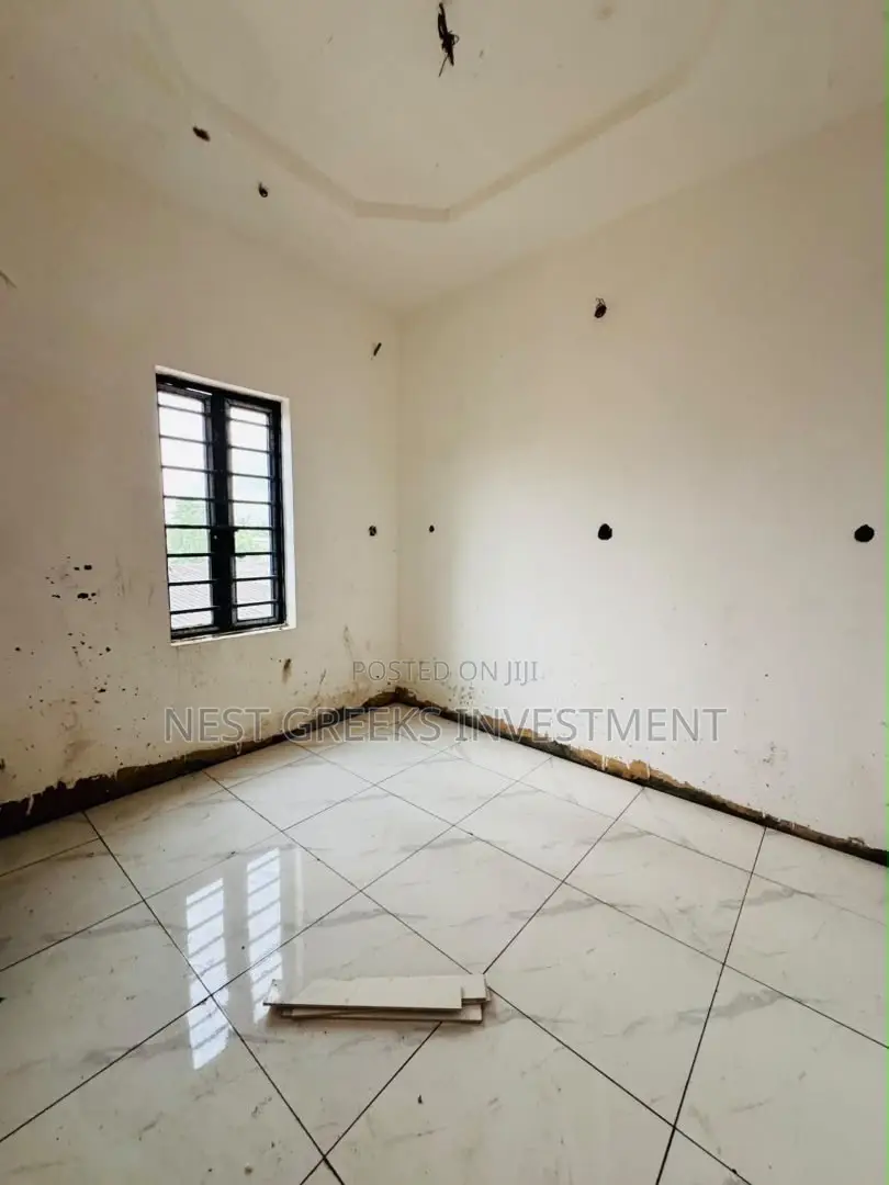 4bdrm Duplex in Berger for sale