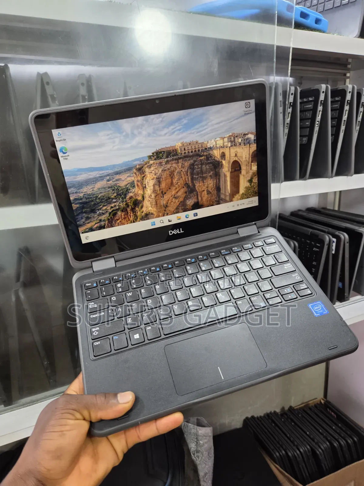 Laptop Dell Latitude 3190 2-in-1 4GB Intel Pentium SSD 128GB