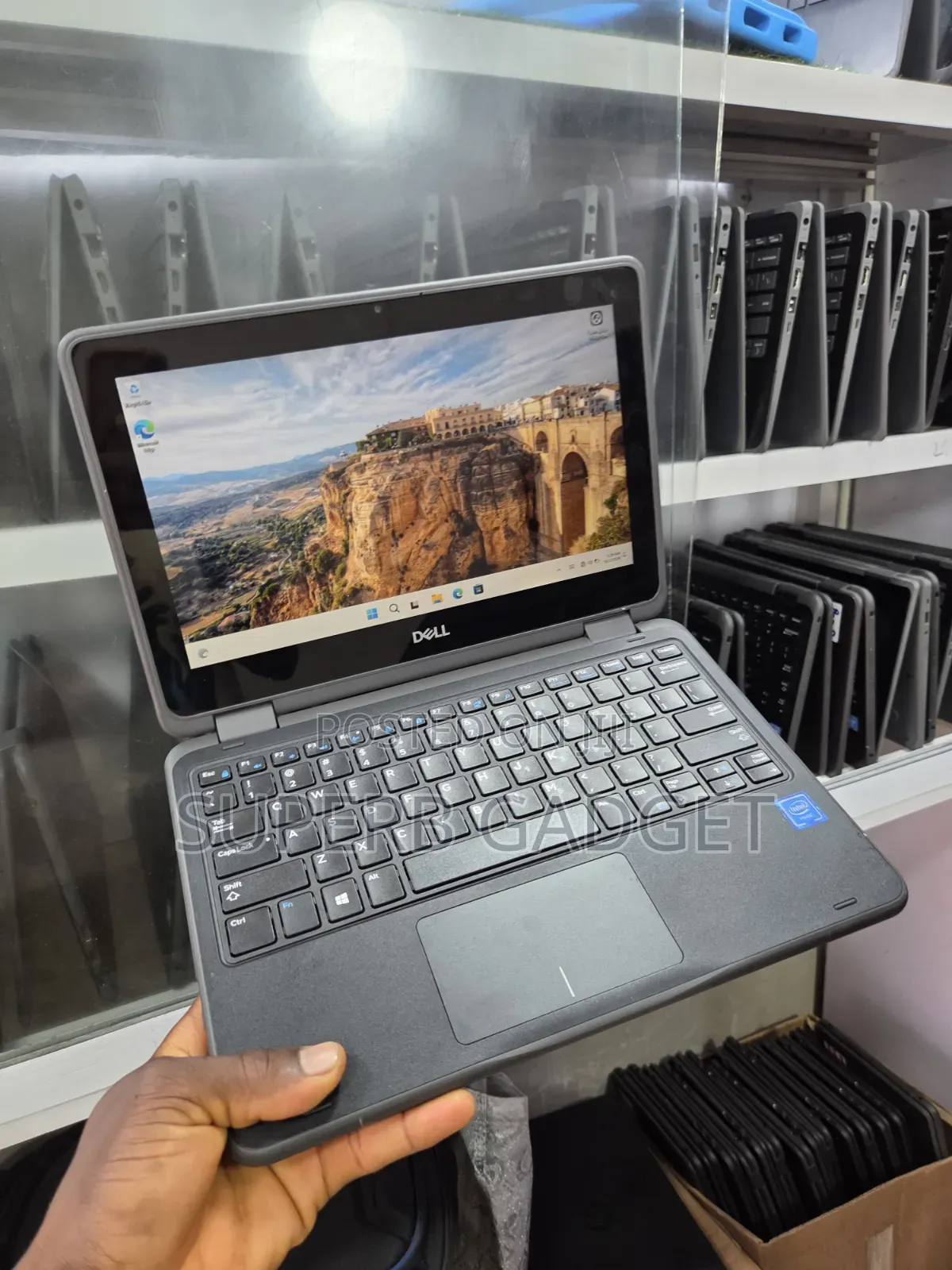 Laptop Dell Latitude 3190 2-in-1 4GB Intel Pentium SSD 128GB