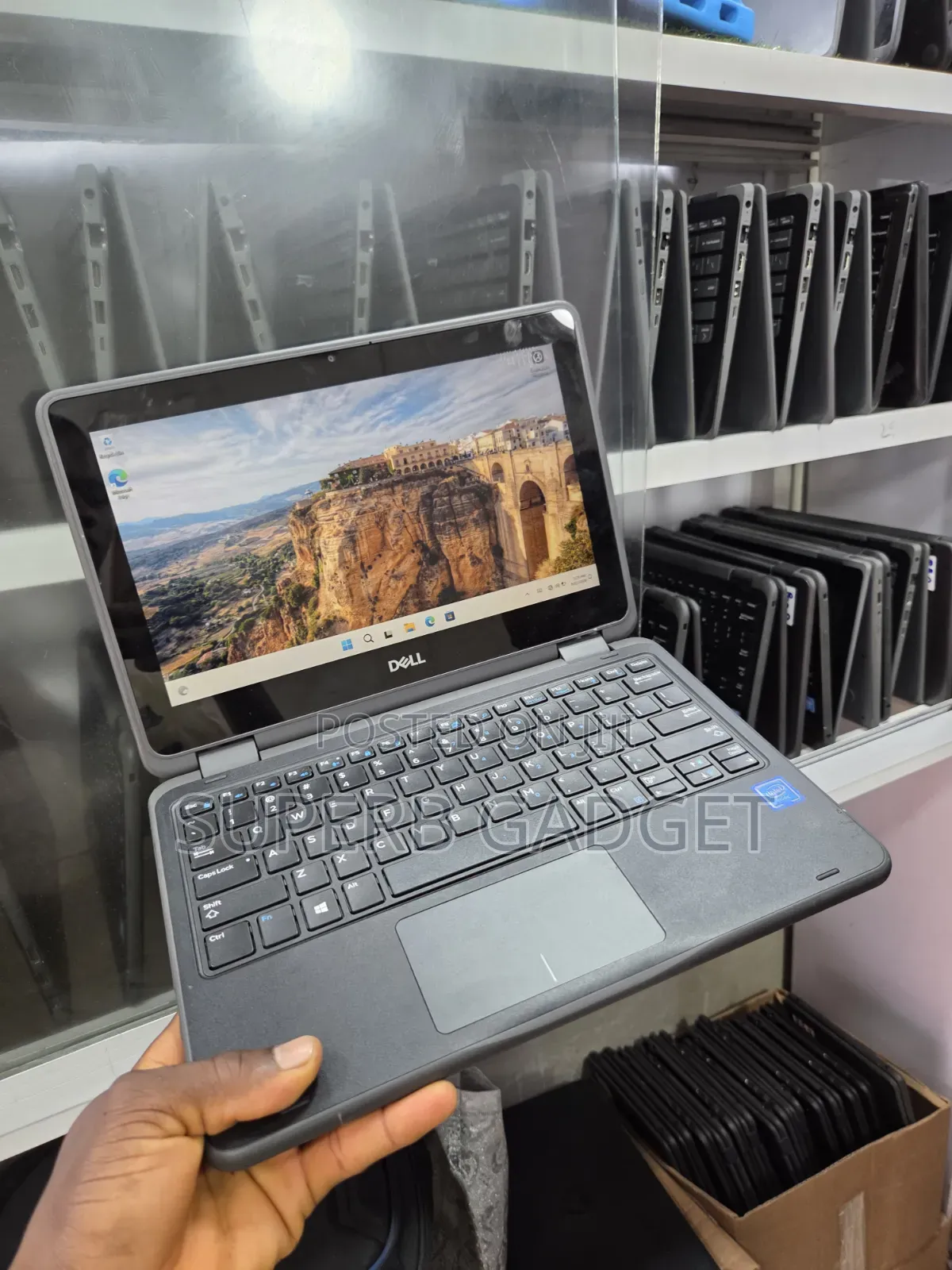 Laptop Dell Latitude 3190 2-in-1 4GB Intel Pentium SSD 128GB