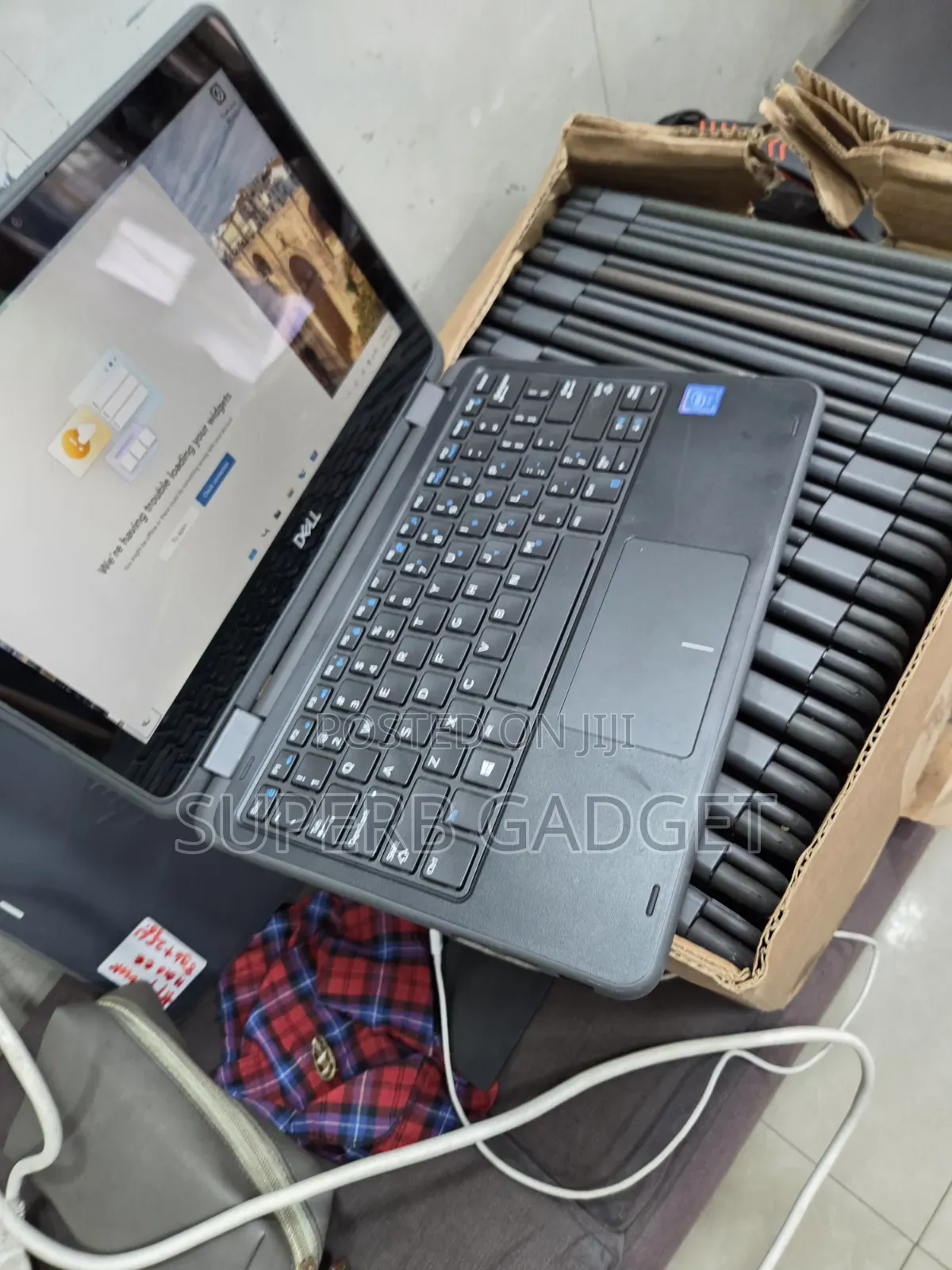 Laptop Dell Latitude 3190 2-in-1 4GB Intel Pentium SSD 128GB