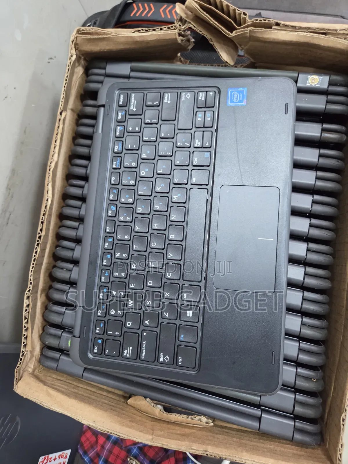 Laptop Dell Latitude 3190 2-in-1 4GB Intel Pentium SSD 128GB