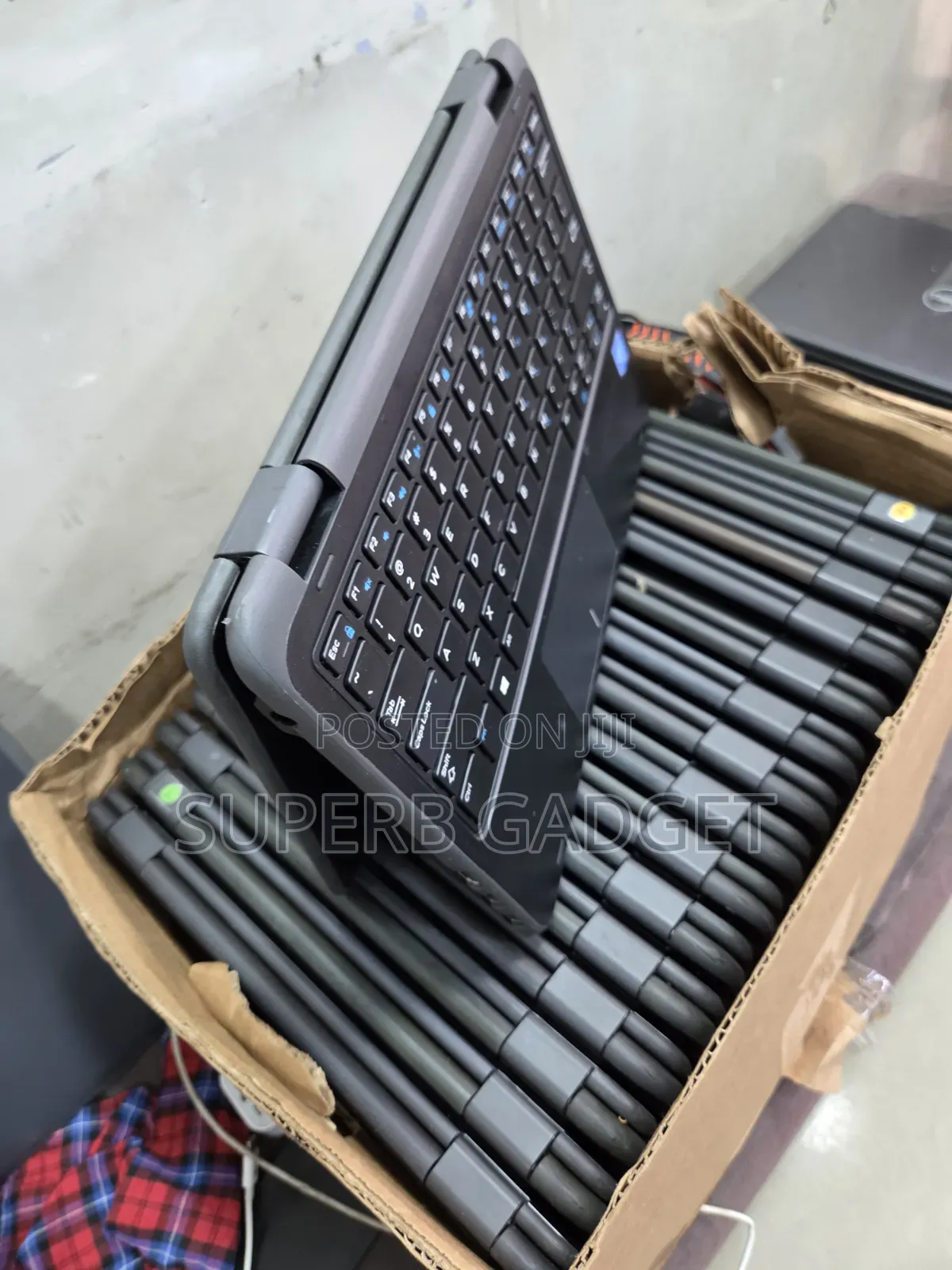 Laptop Dell Latitude 3190 2-in-1 4GB Intel Pentium SSD 128GB