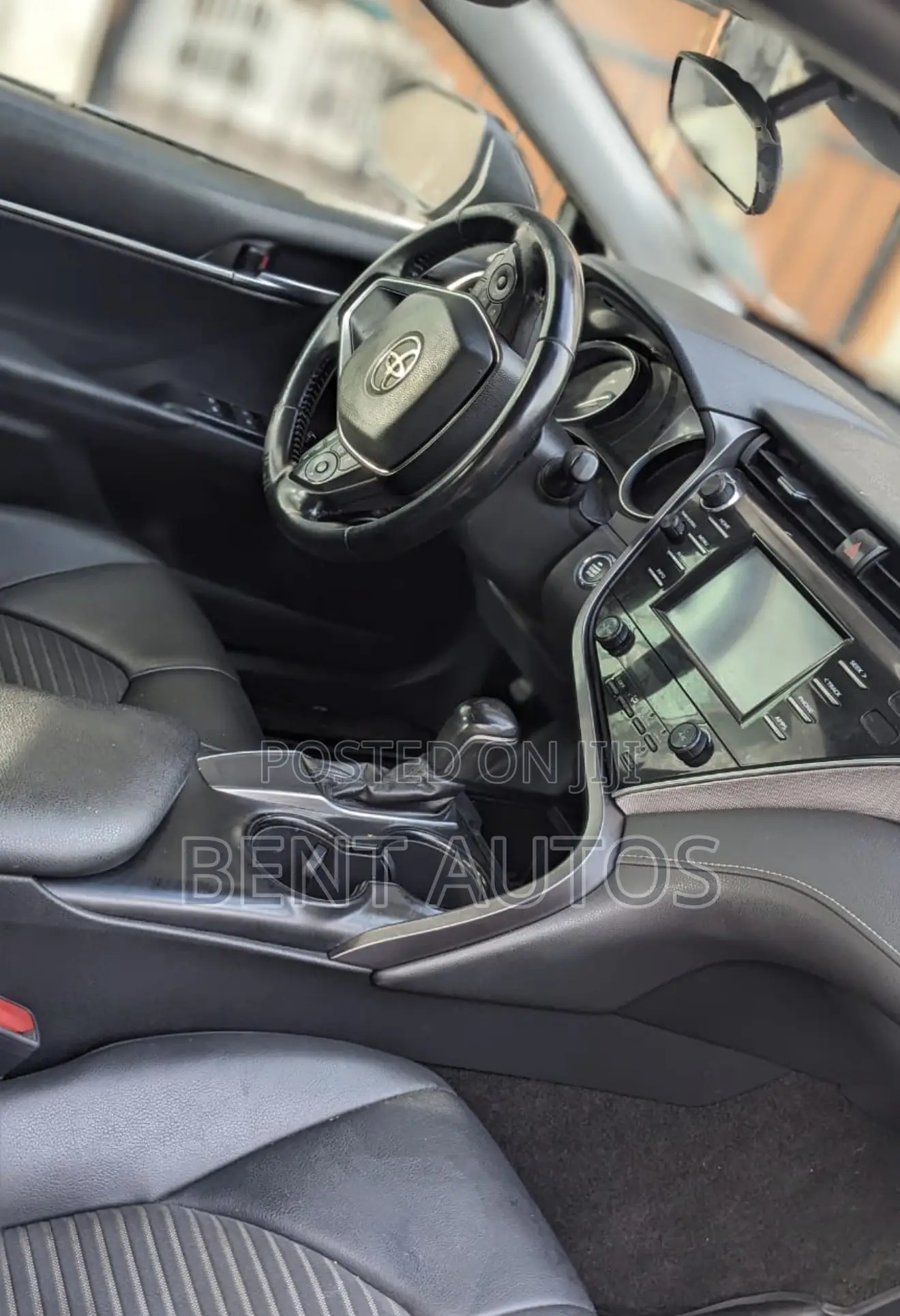 Toyota Camry SE FWD (2.5L 4cyl 8AM) 2018 Black