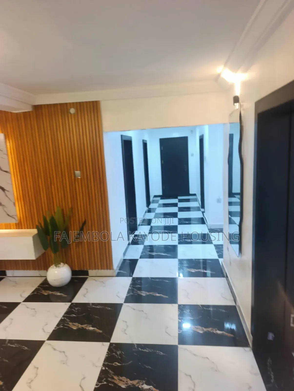 3bdrm Block of Flats in Felele Straight, CHallenge / Ibadan for rent