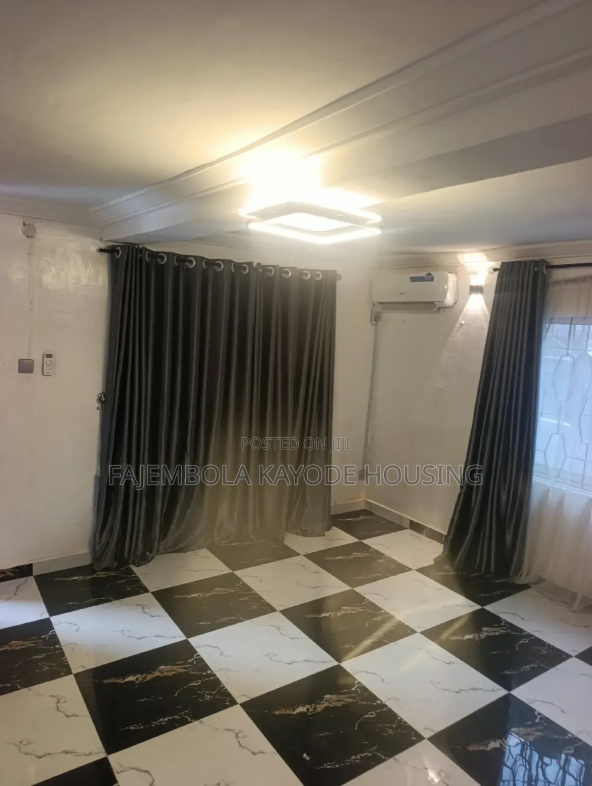 3bdrm Block of Flats in Felele Straight, CHallenge / Ibadan for rent