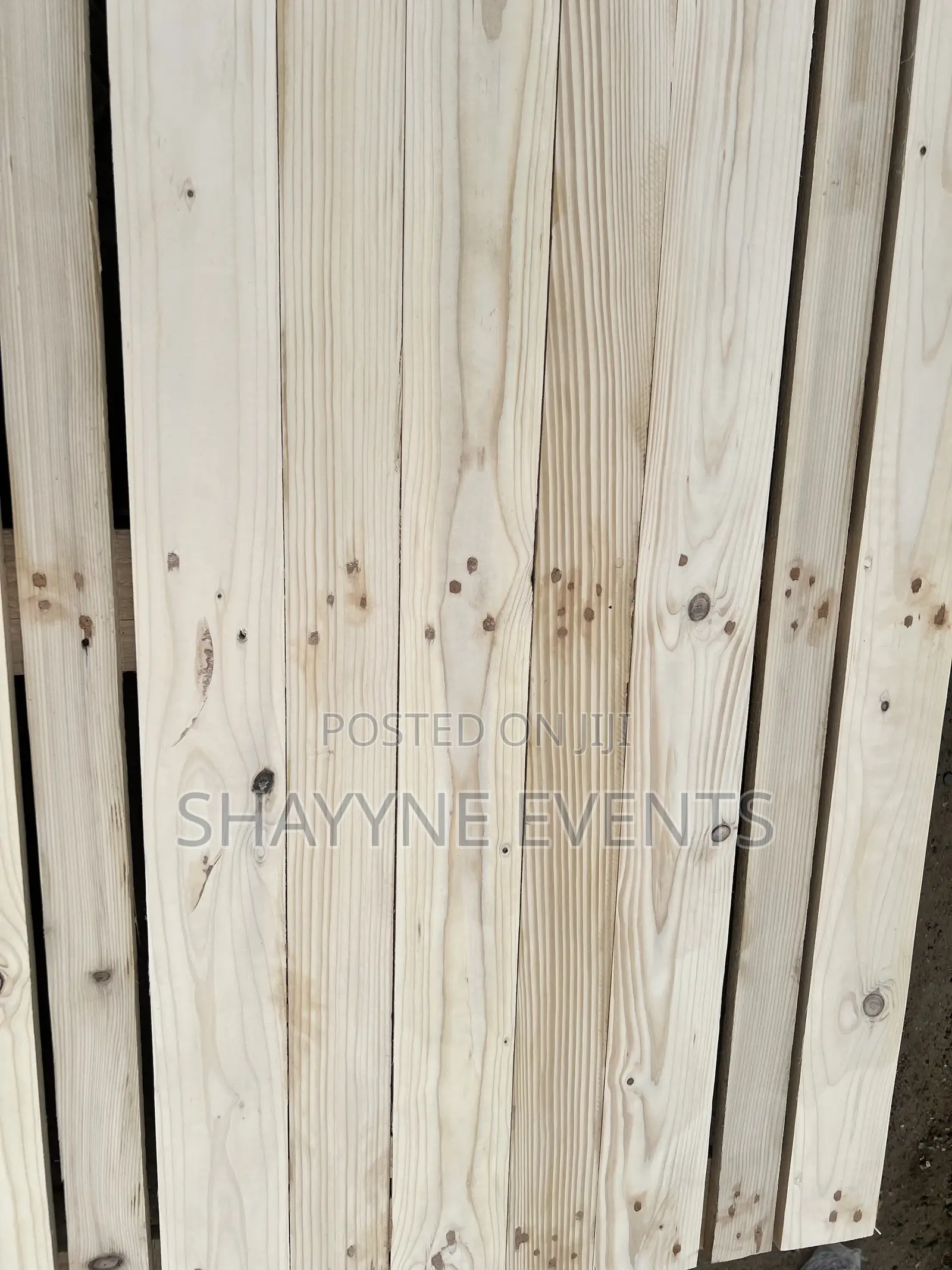 Wooden Picnic Pallet for Rent for 8-12 Guests