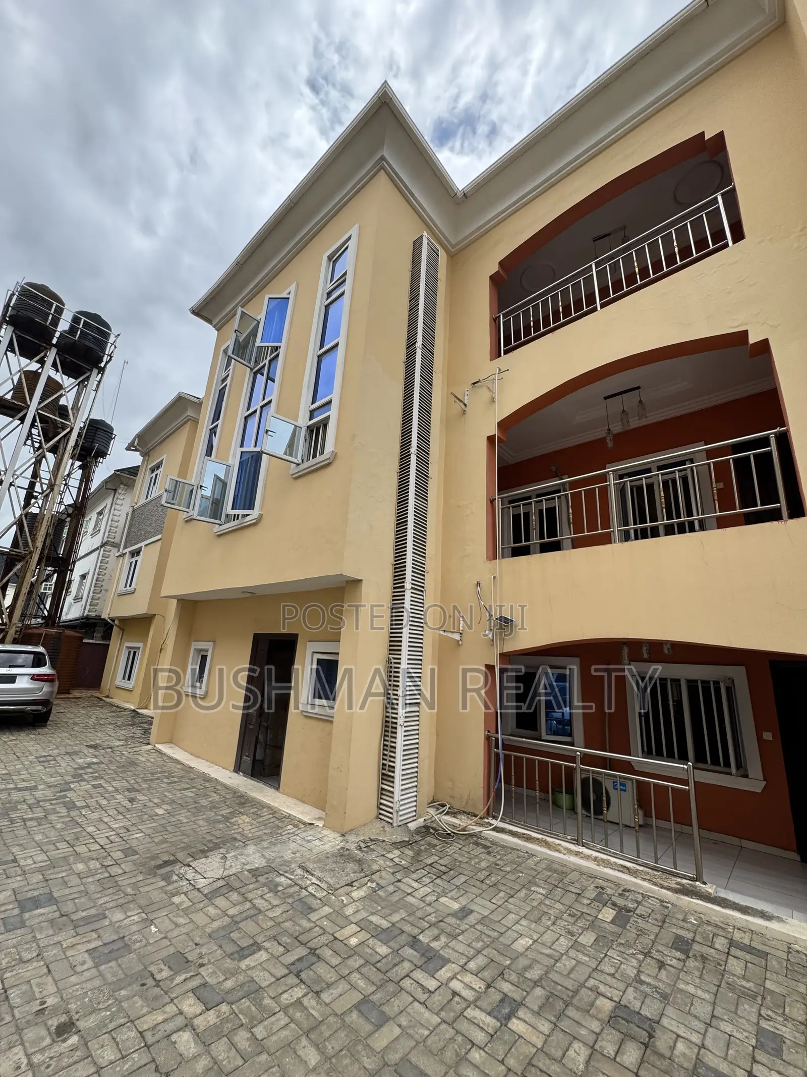 3bdrm Apartment in Chevron for rent