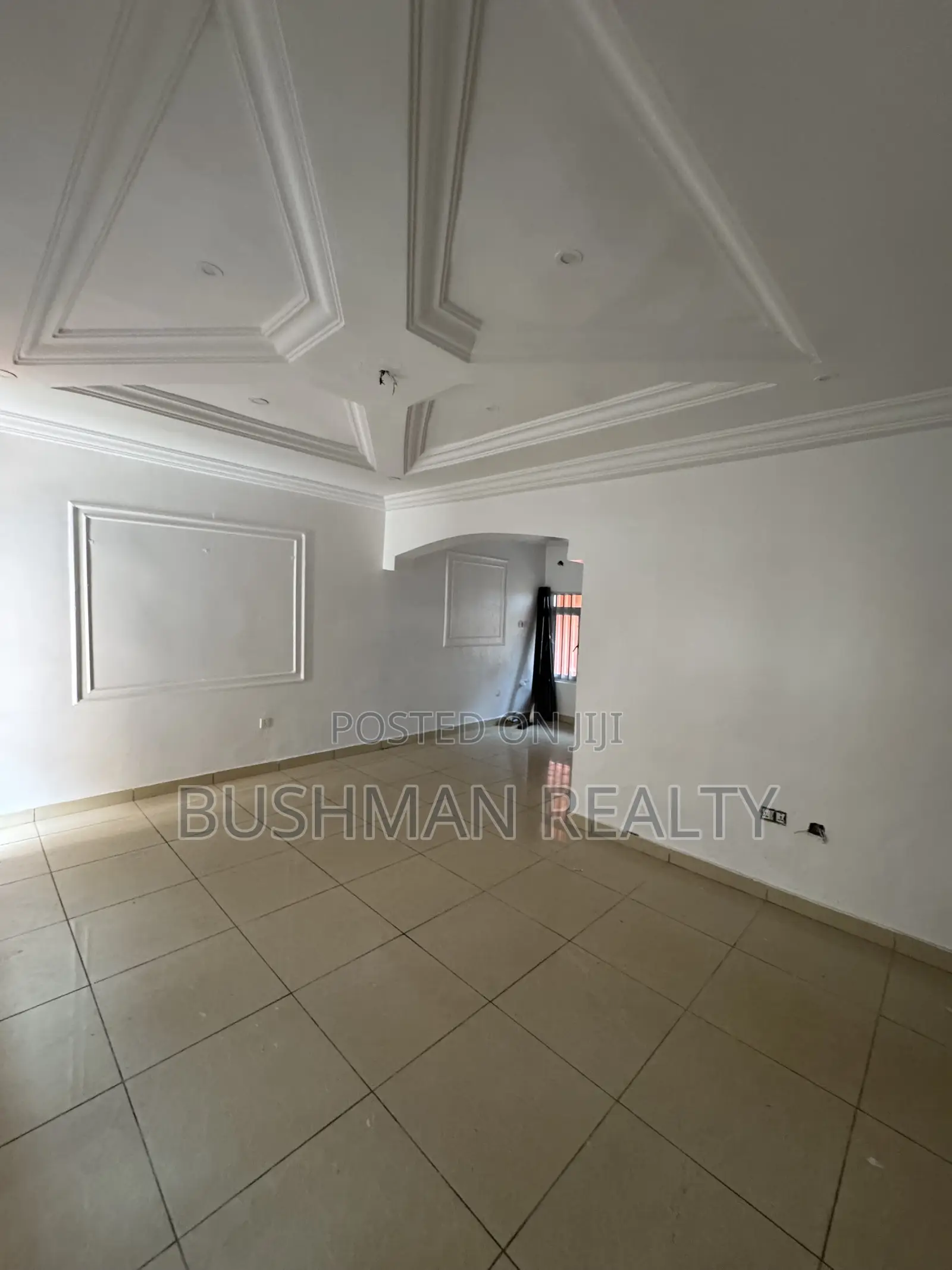 3bdrm Apartment in Chevron for rent
