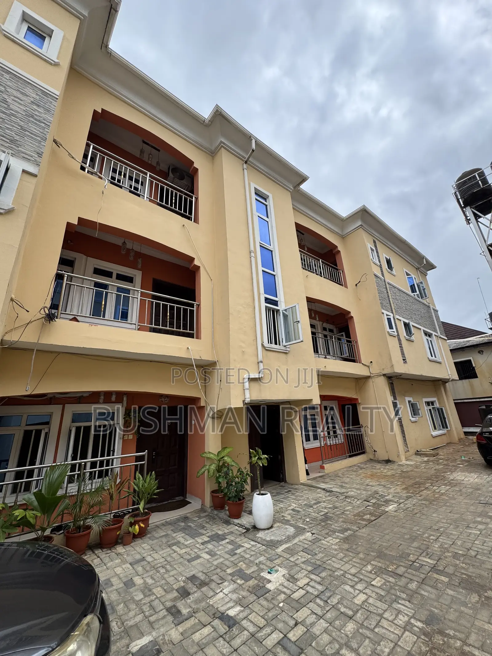 3bdrm Apartment in Chevron for rent