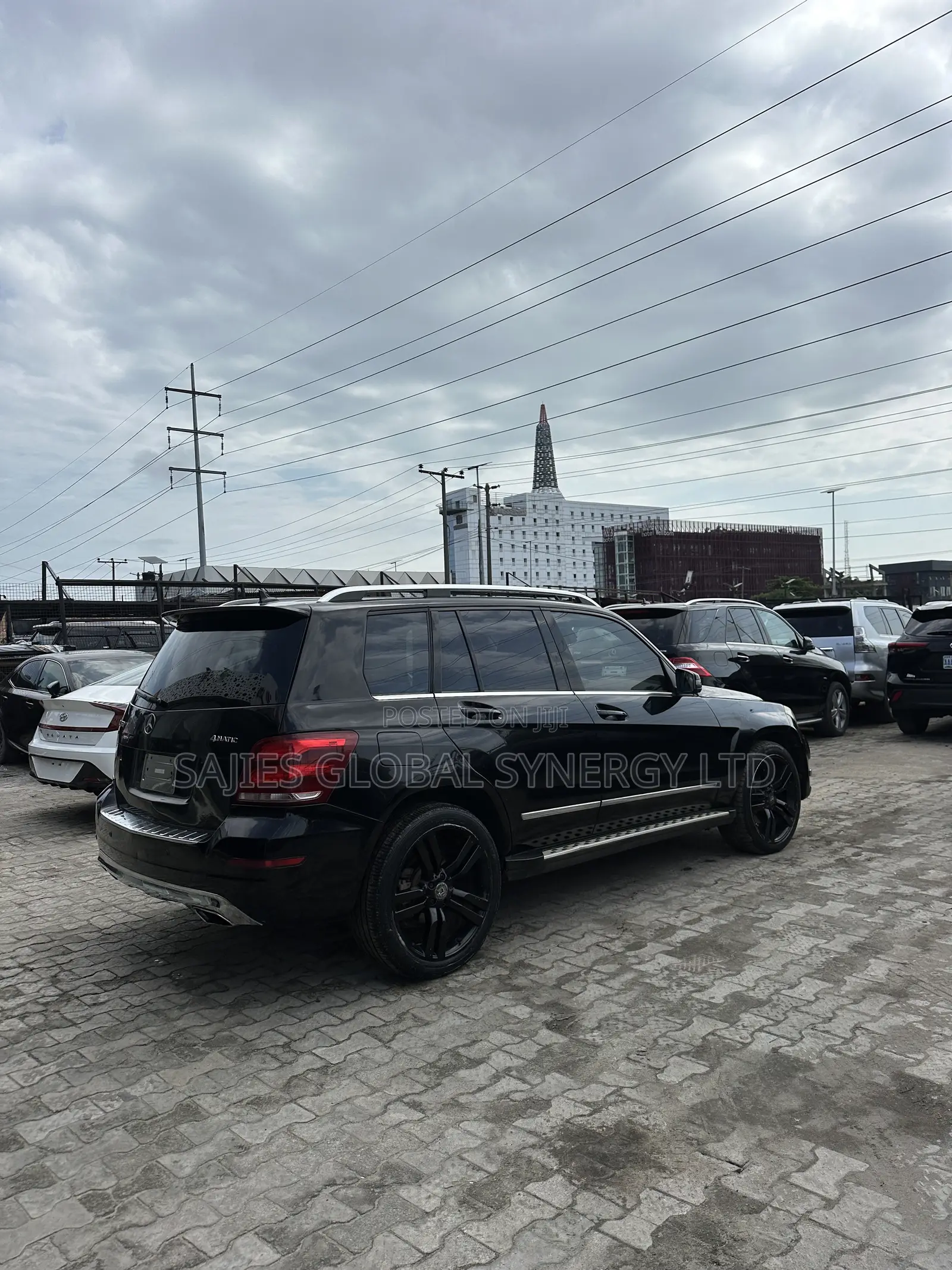 Mercedes-Benz GLK-Class Base GLK 350 4dr AWD 4MATIC (3.5L 6cyl 7A) 2015