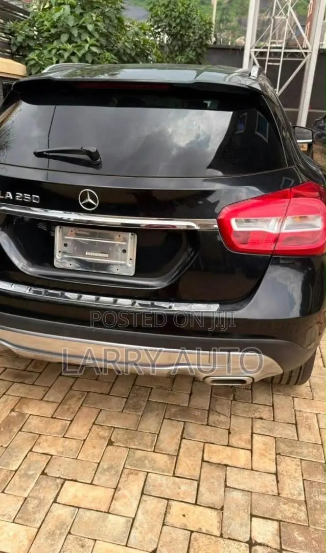 Mercedes-Benz GLA 250 2016 Black