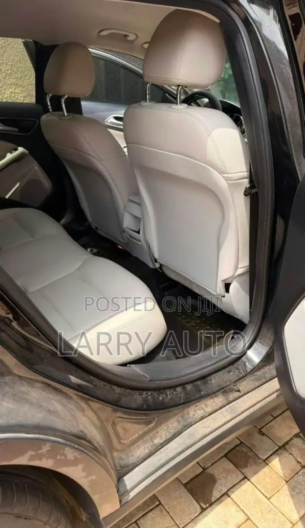 Mercedes-Benz GLA 250 2016 Black